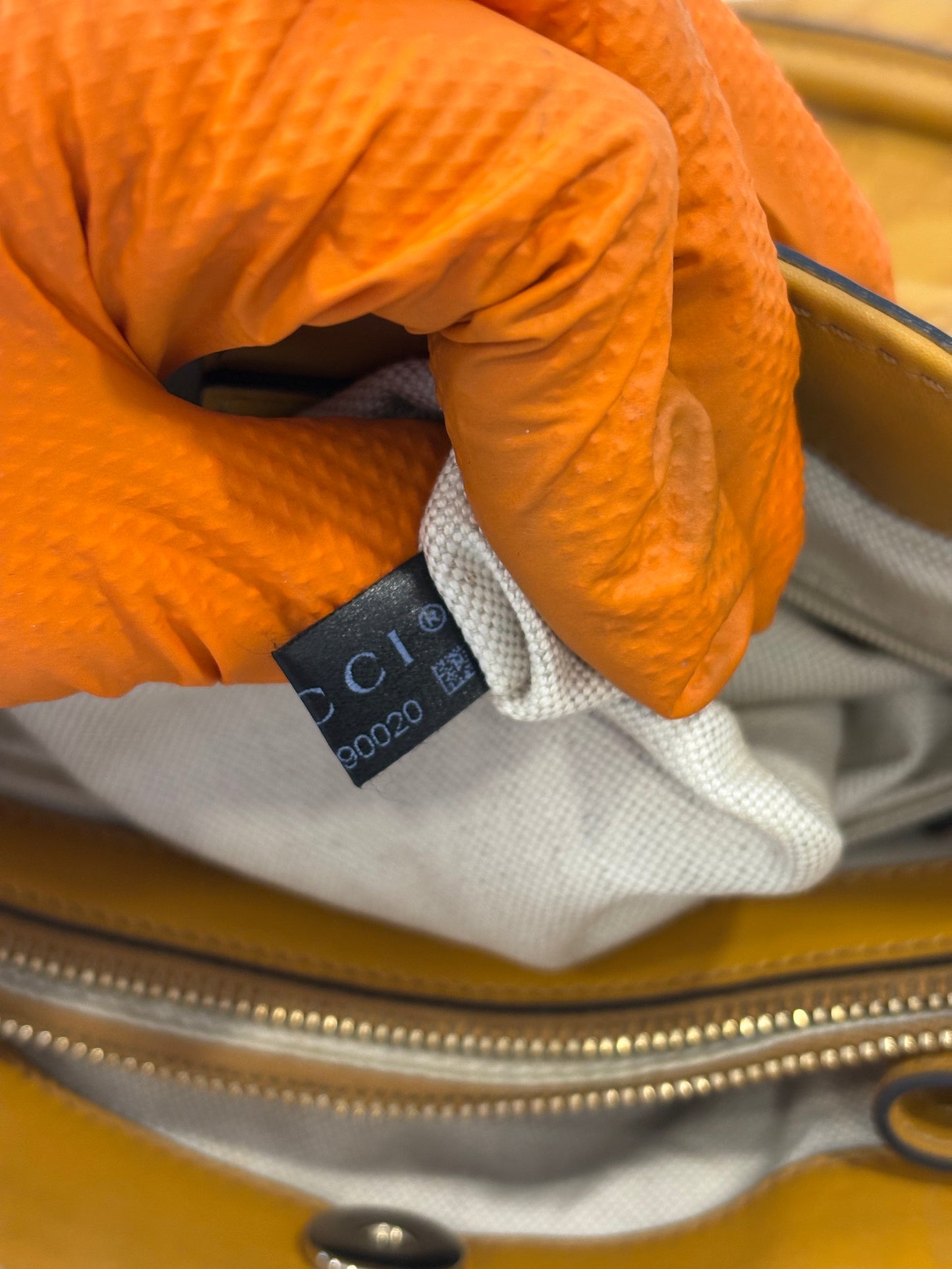 200935 - Gucci Sukey