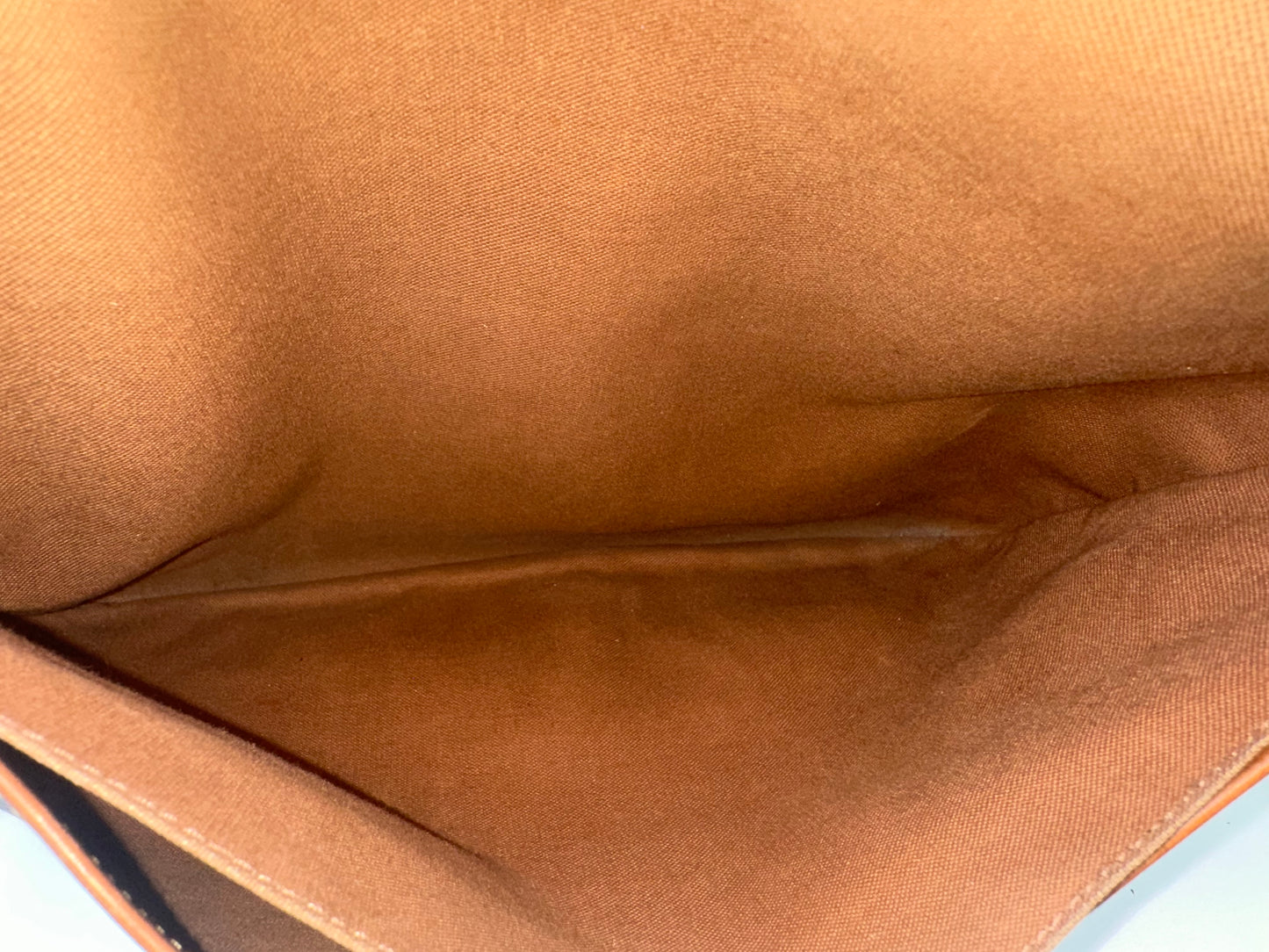 Louis Vuitton Saumur35