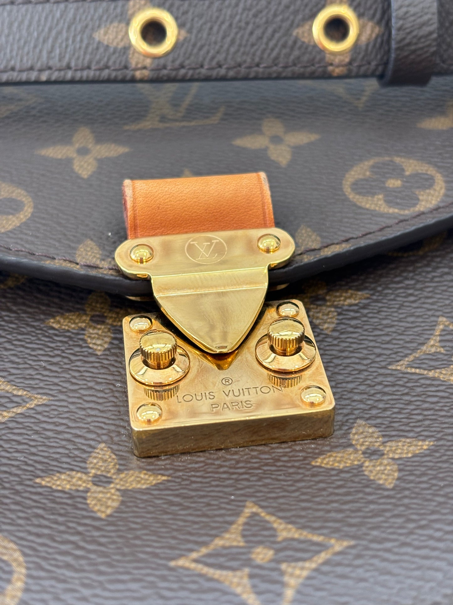 384105 - Louis Vuitton Metis