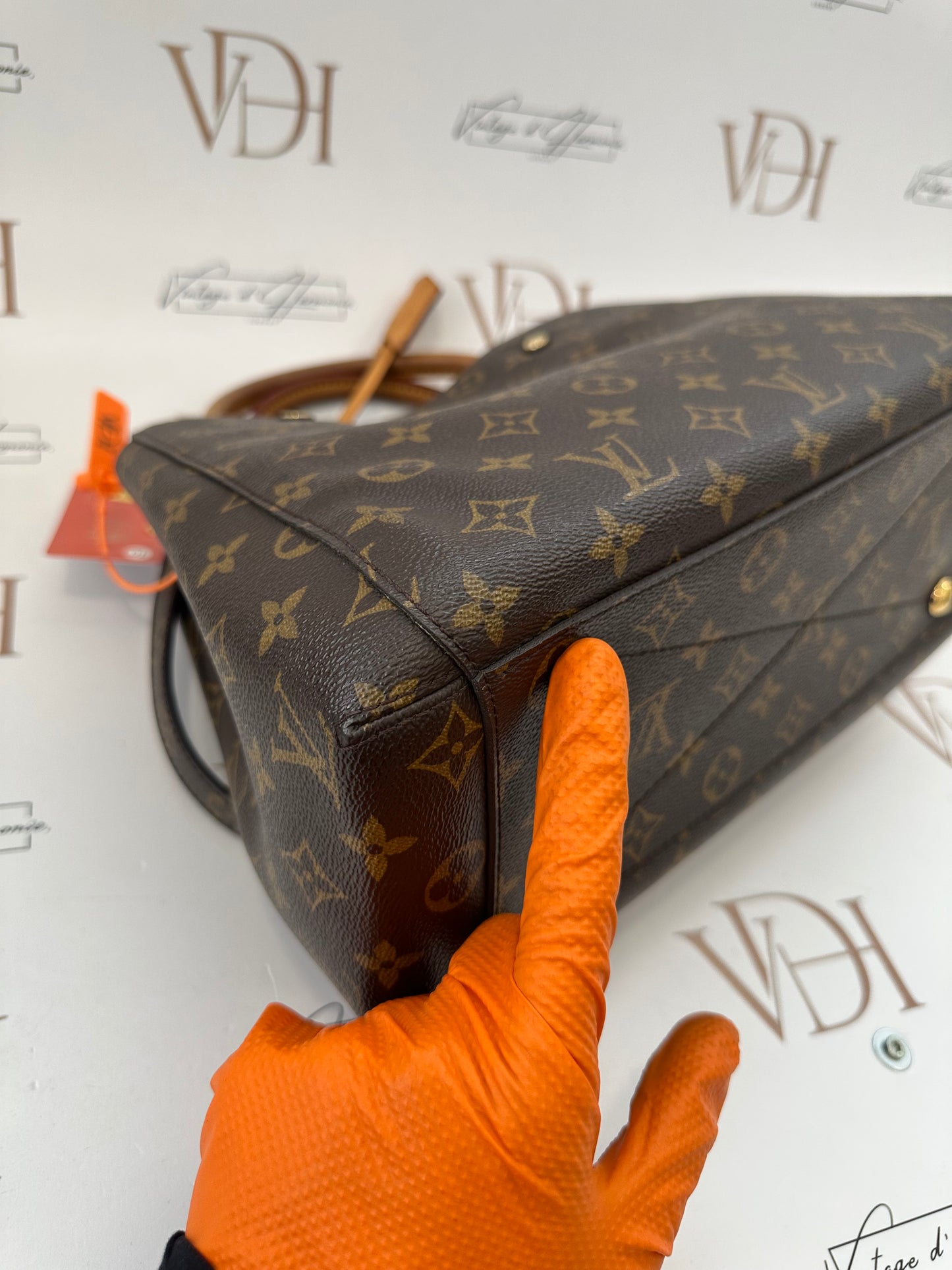 200837 - Louis Vuitton Montaigne