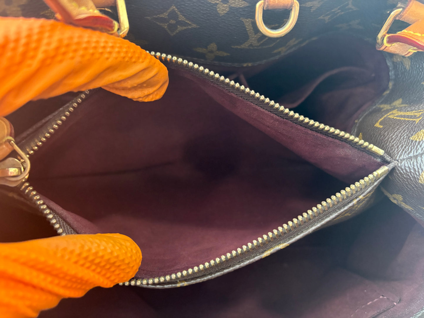 384100 - Louis Vuitton Montaigne