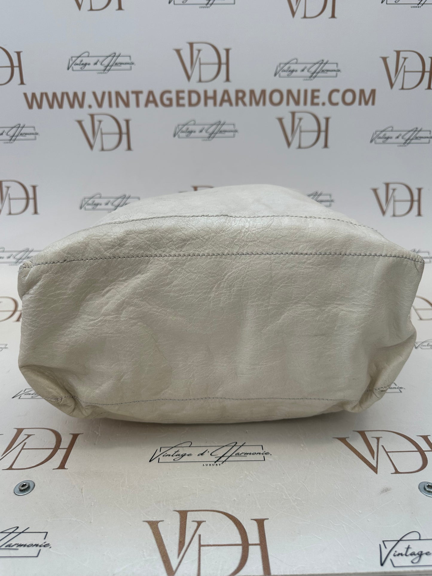 017790 - Balenciaga White Giant