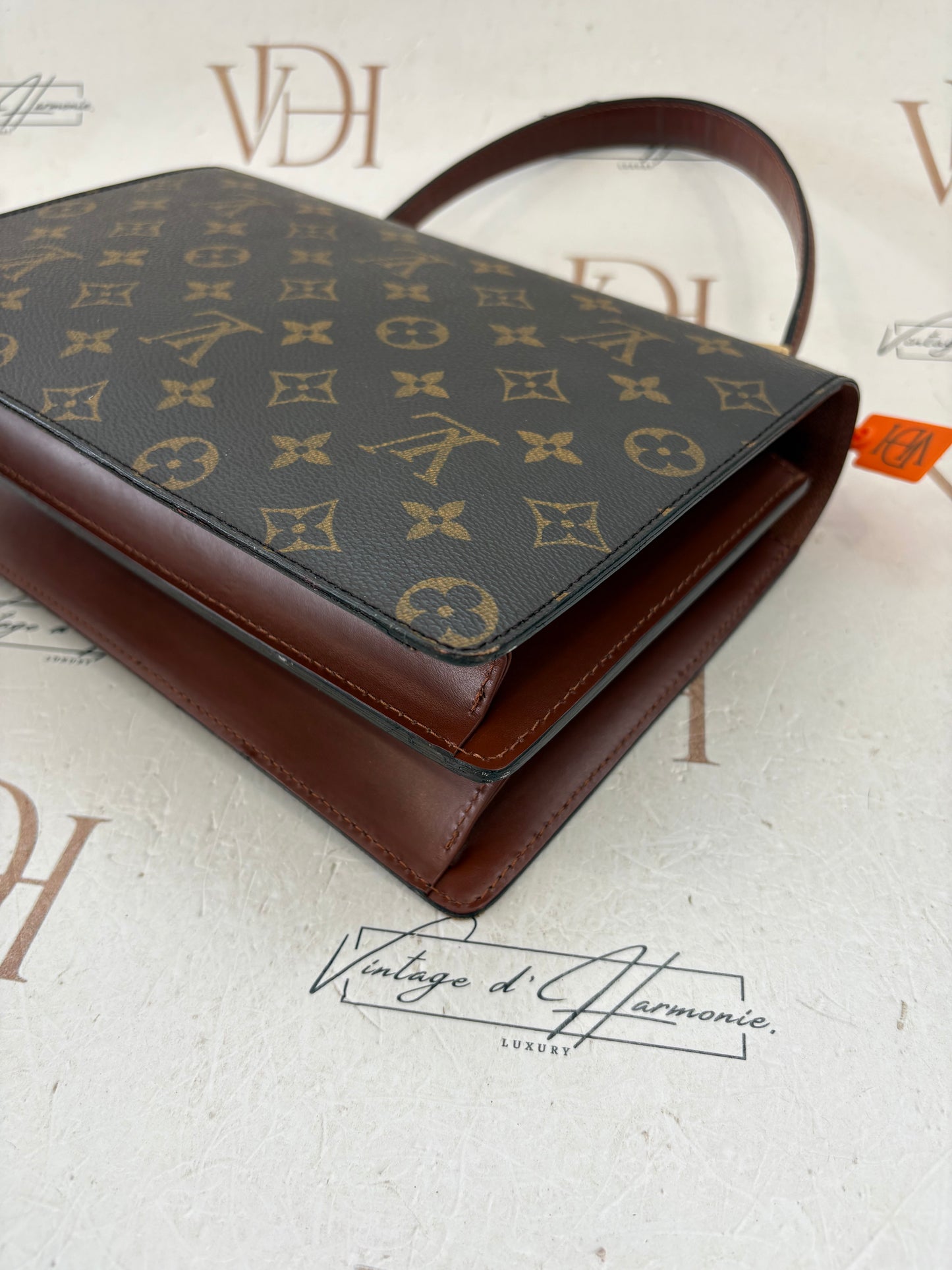 018366 - Louis Vuitton Concorde