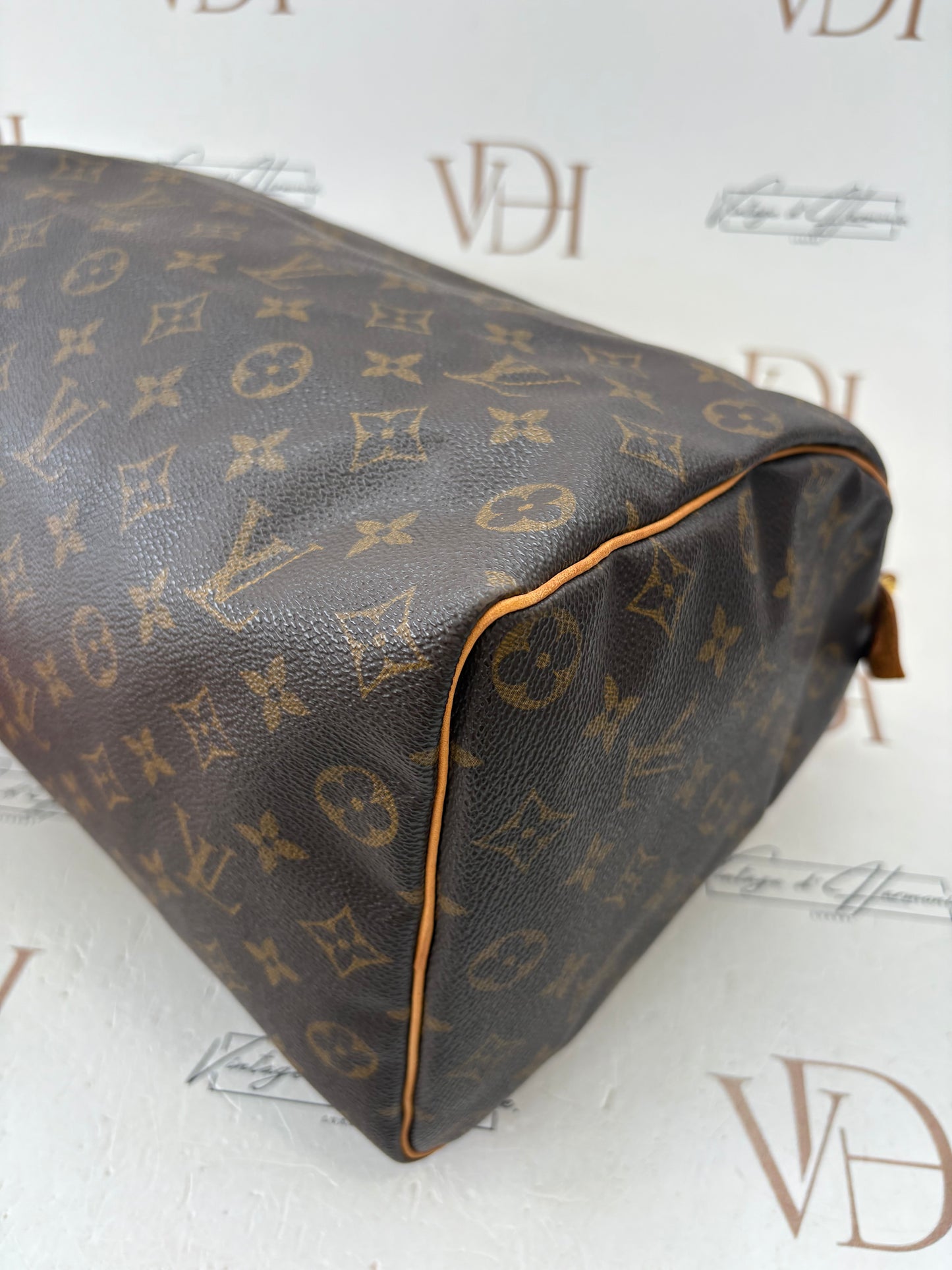 018787 - Louis Vuitton Speedy 35