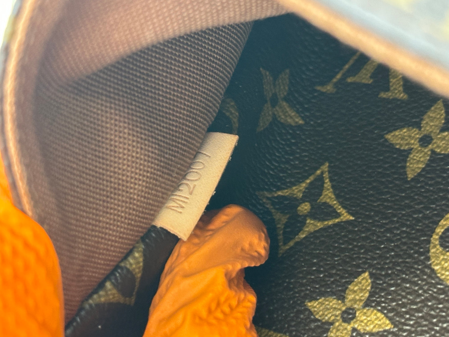 017996 - Louis Vuitton Messenger Bosphore PM