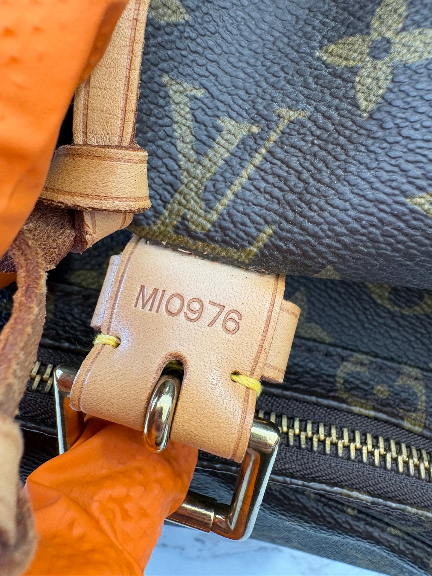016952 - Louis Vuitton Montsouris GM
