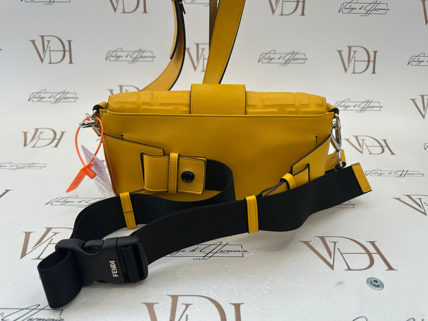 382667 - Fendi Baguette