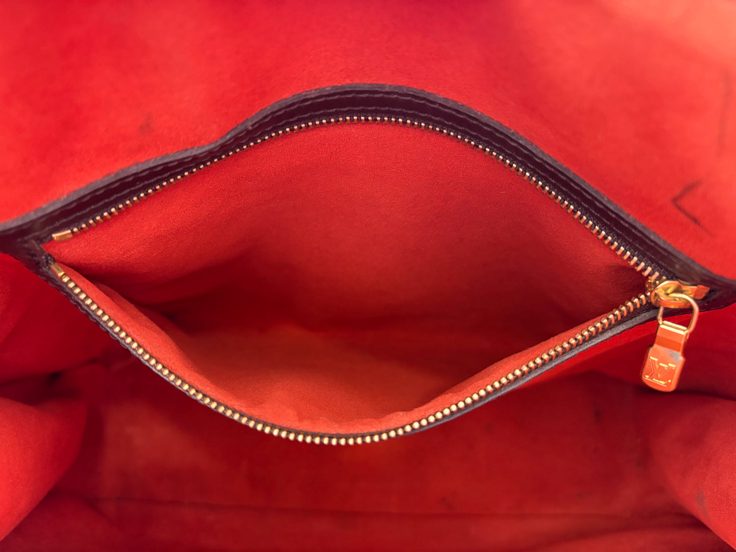 018886 - Louis Vuitton Uzes