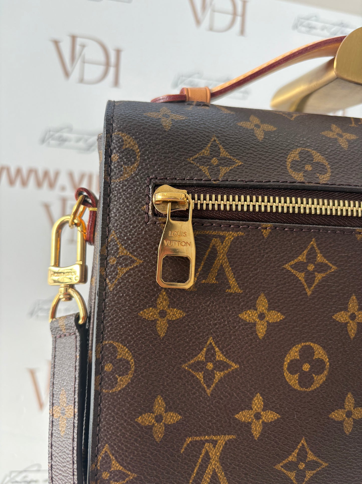 201106 - Louis Vuitton Metis