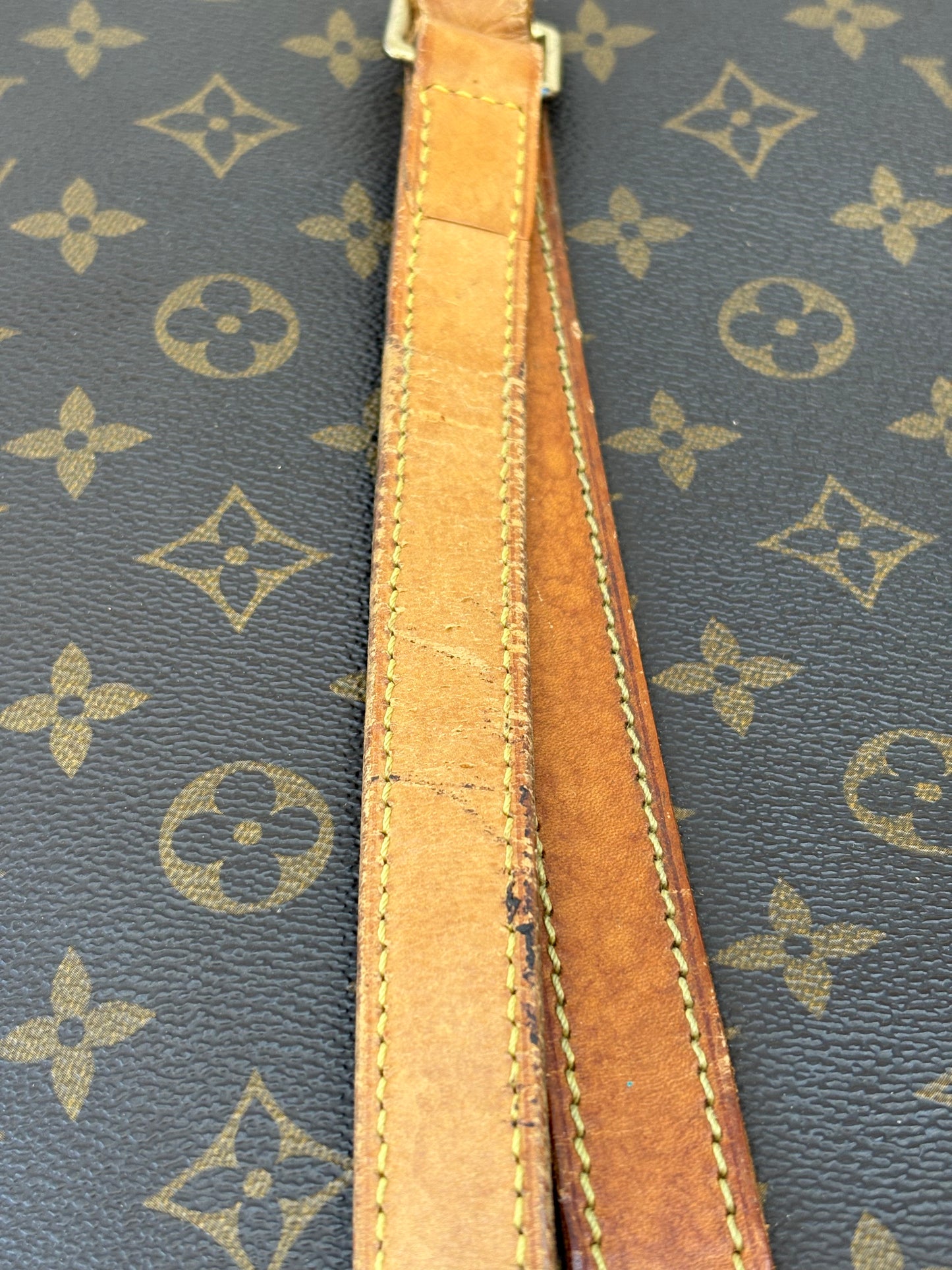 018926 - Louis Vuitton Babylone