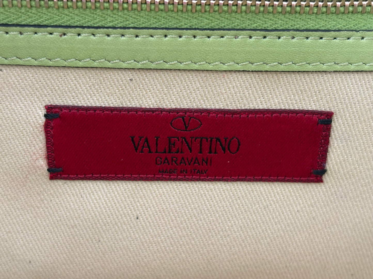 201269 - Valentino Glam Lock