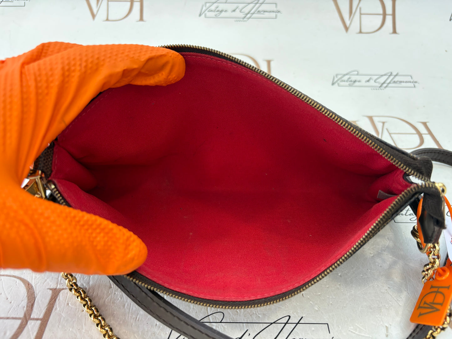 018422 - Louis Vuitton Eva