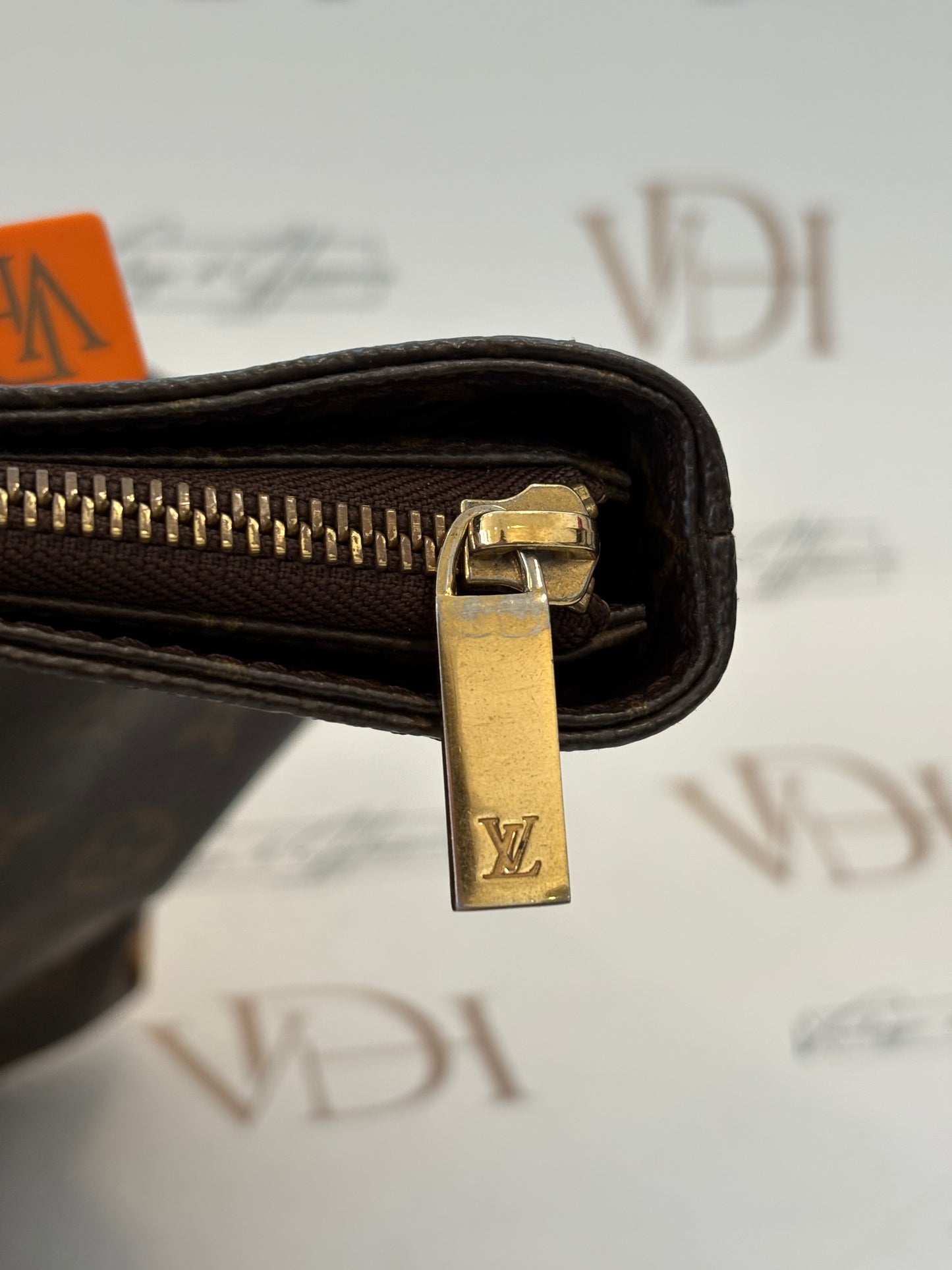 018837 - Louis Vuitton Cabas Mezzo