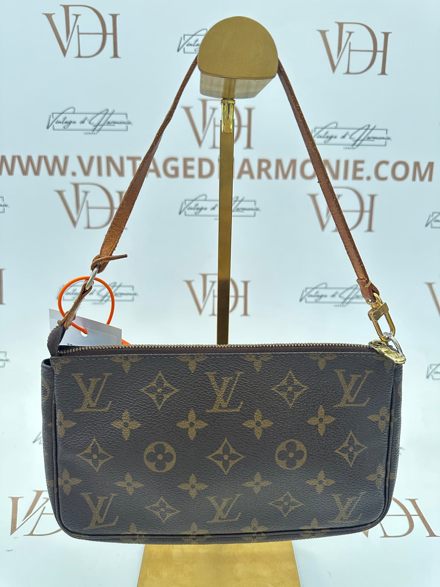 017749 - Louis Vuitton Pochette