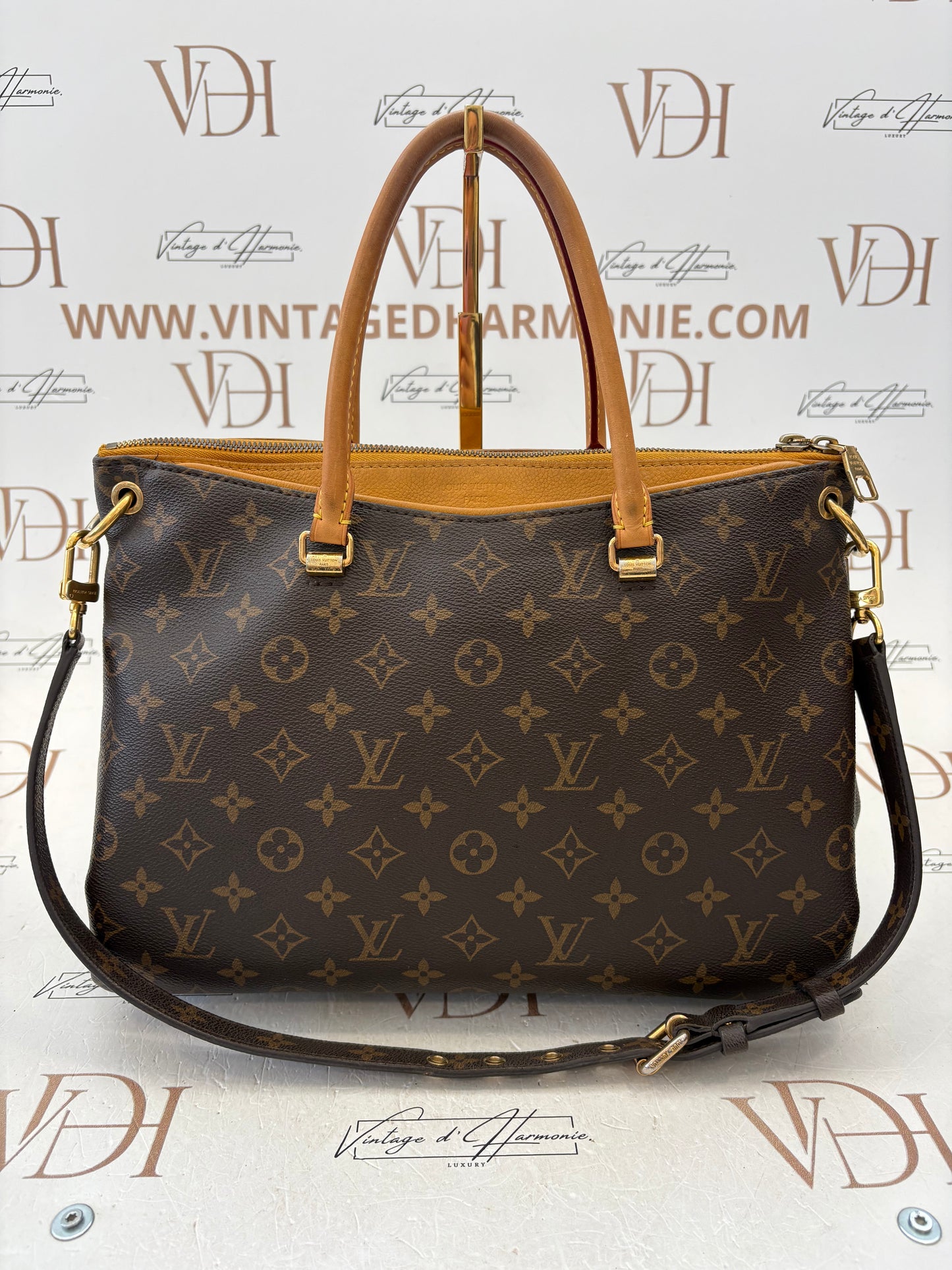 201113 - Louis Vuitton Pallas