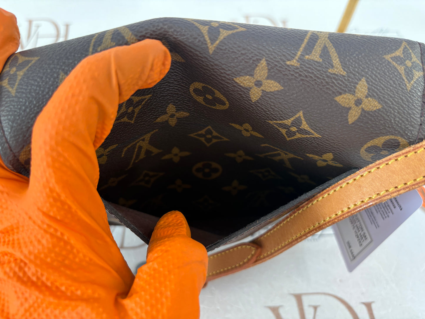 018181 - Louis Vuitton Saint Cloud MM