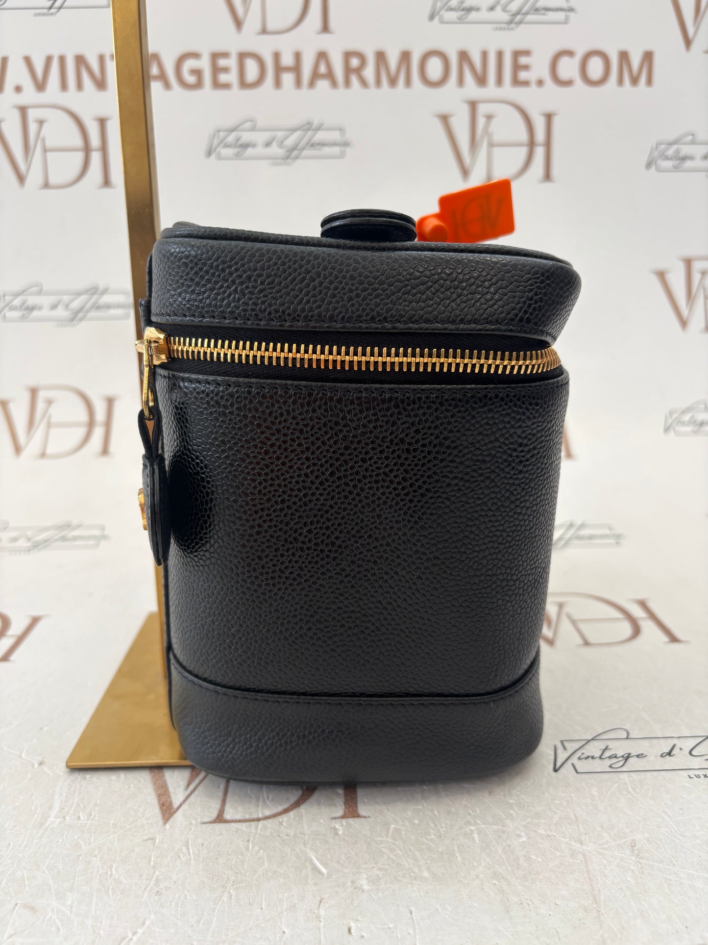 018034 - Chanel Black Calfskin Vanity