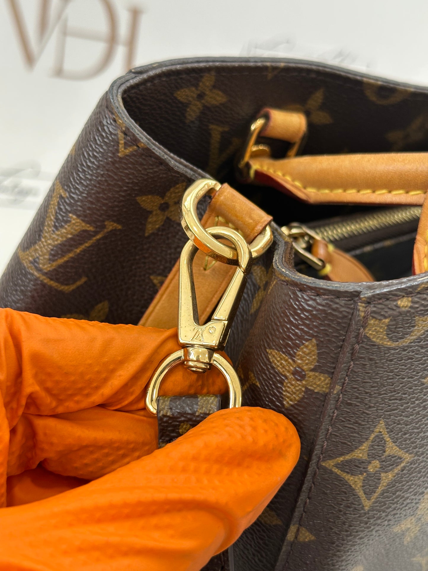 200837 - Louis Vuitton Montaigne