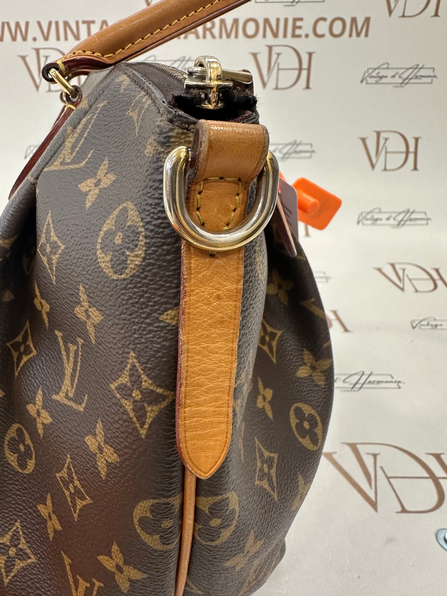 382759 - Louis Vuitton Turenne