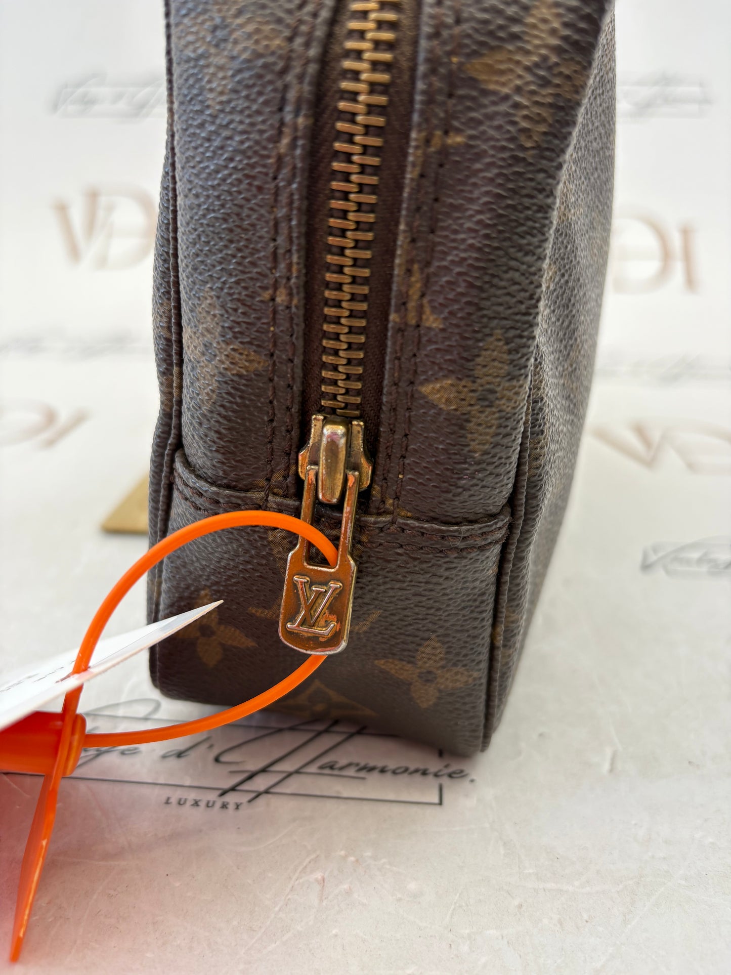 018933 - Louis Vuitton Trousse Toilette 23