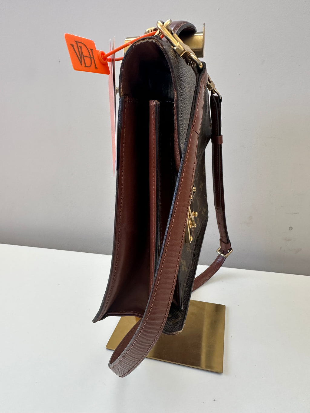 Louis Vuitton Monceau 28