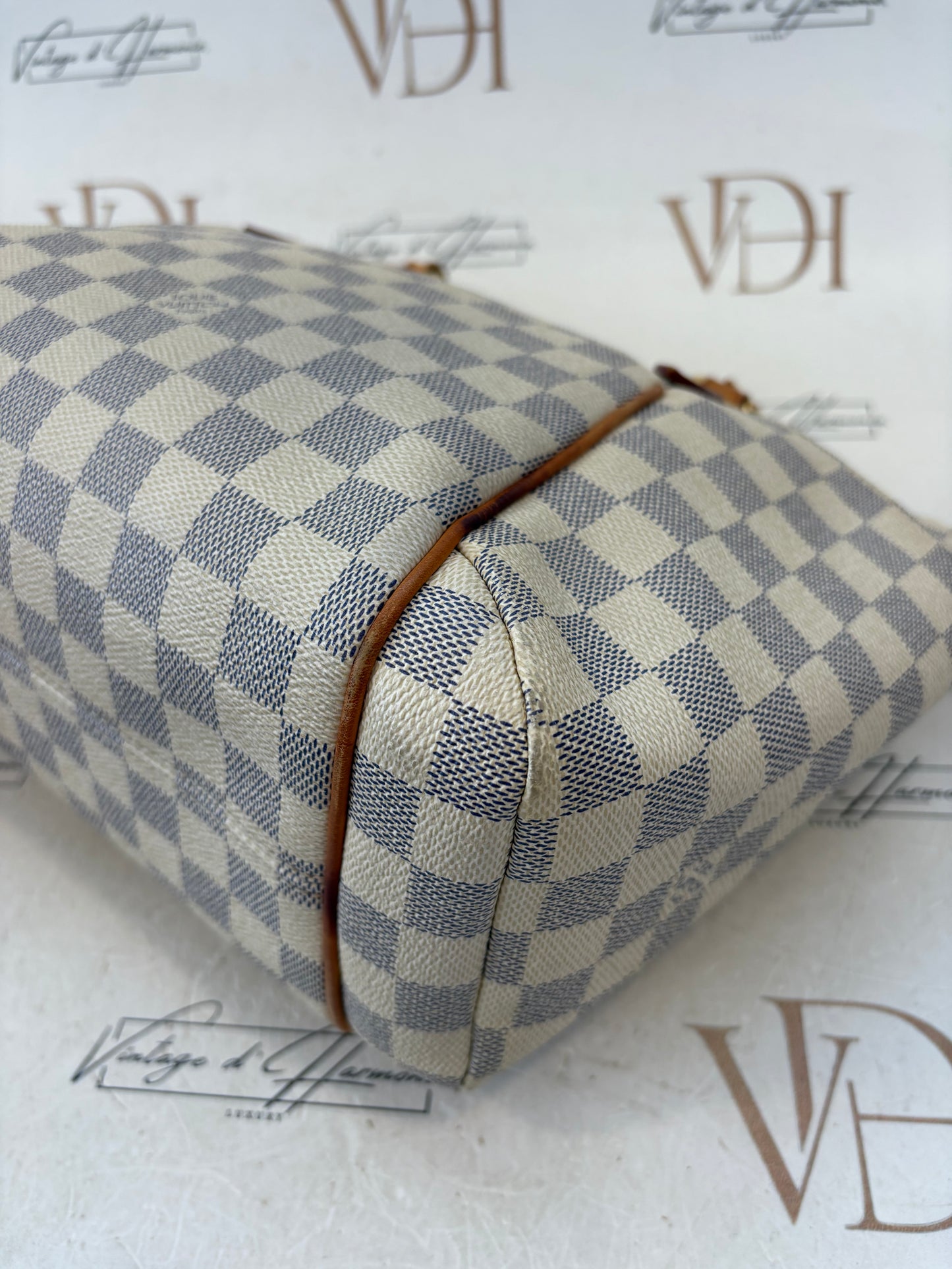 018417Louis Vuitton Totally PM