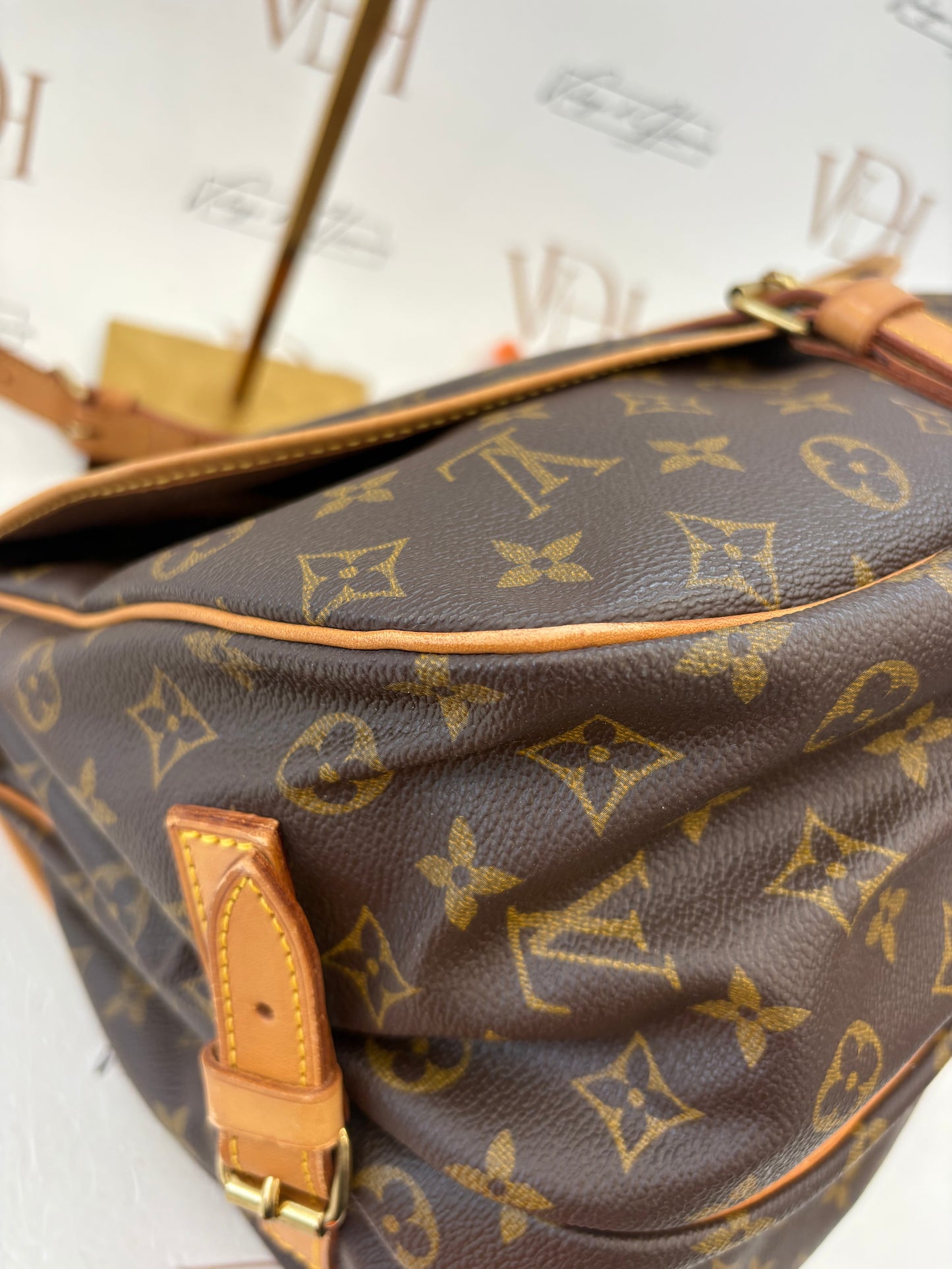 016919 - Louis Vuitton Saumur 35