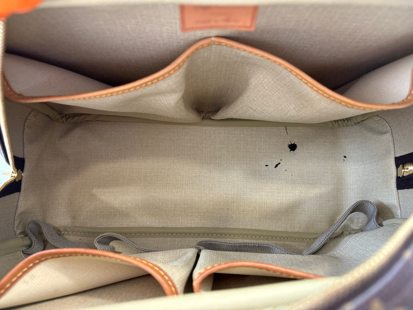 018379 - Louis Vuitton Deauville