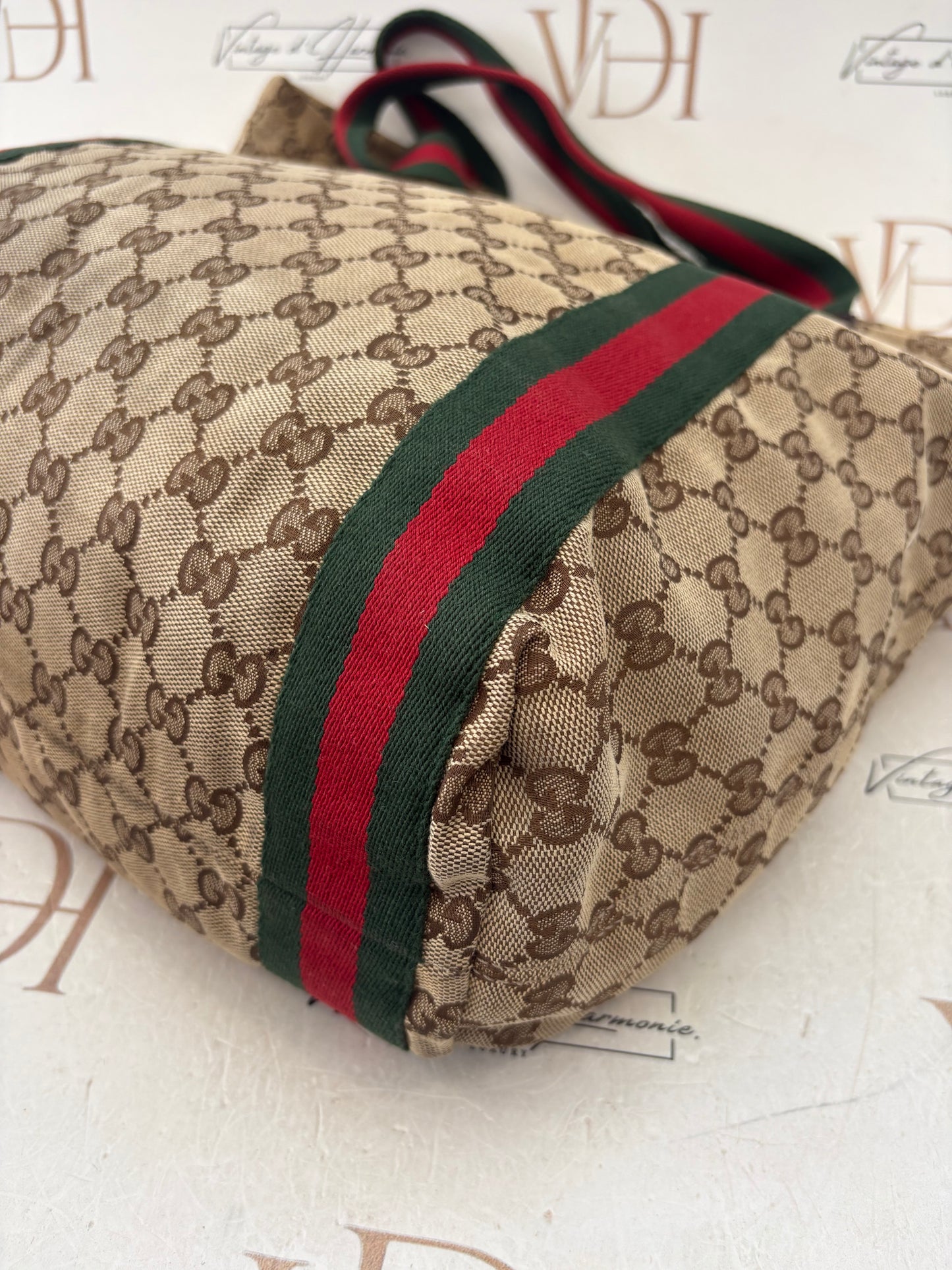 384241 - Gucci Diaper