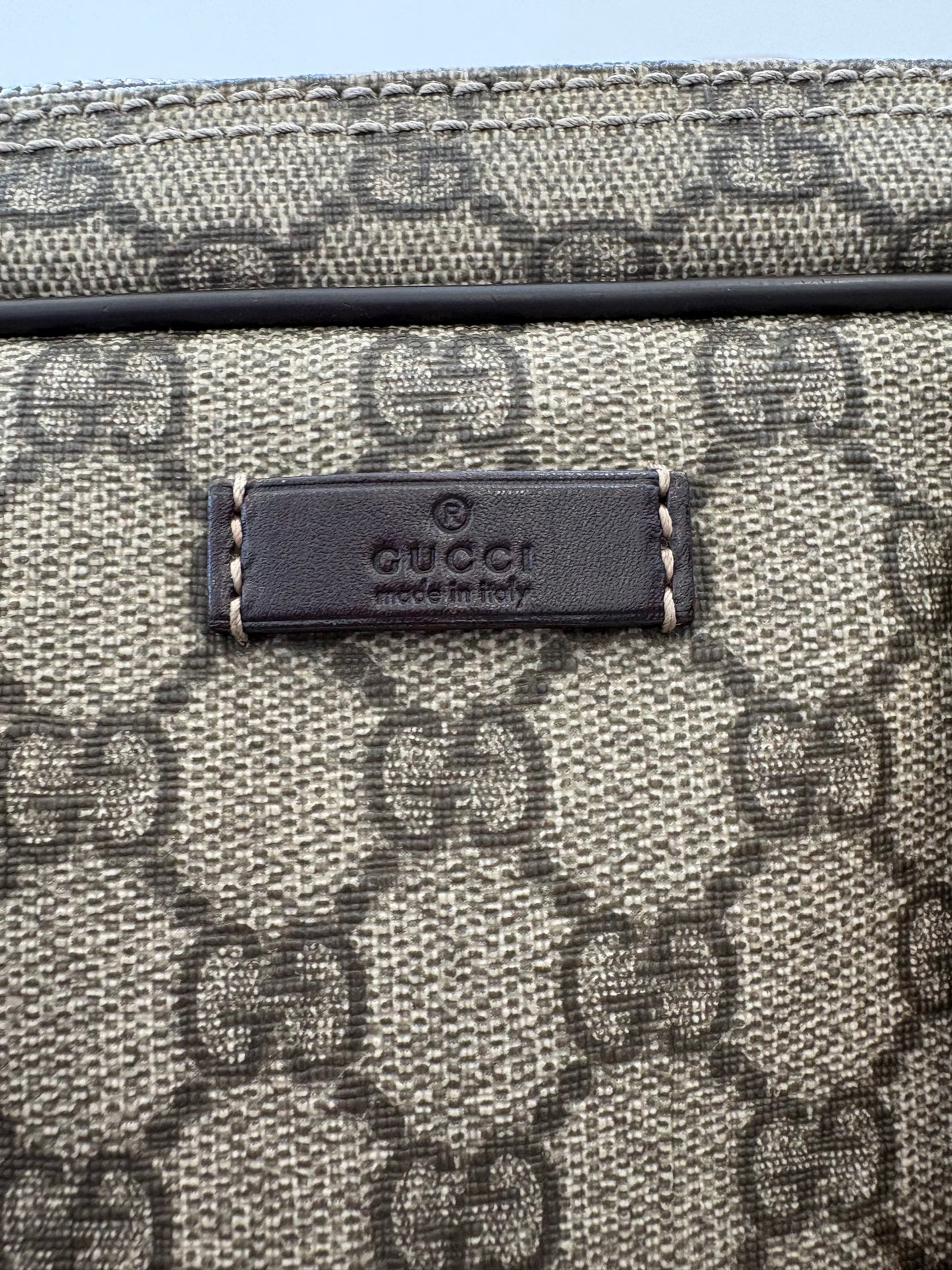 383128 - Gucci Messenger