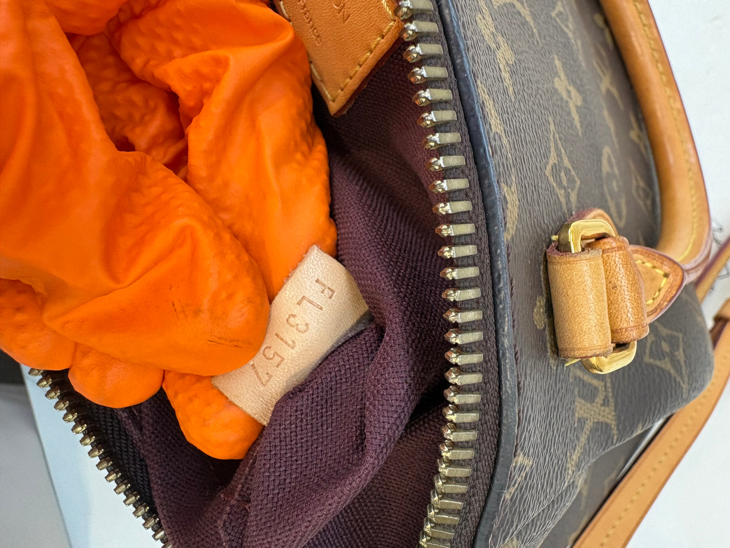 384102 - Louis Vuitton Turenne