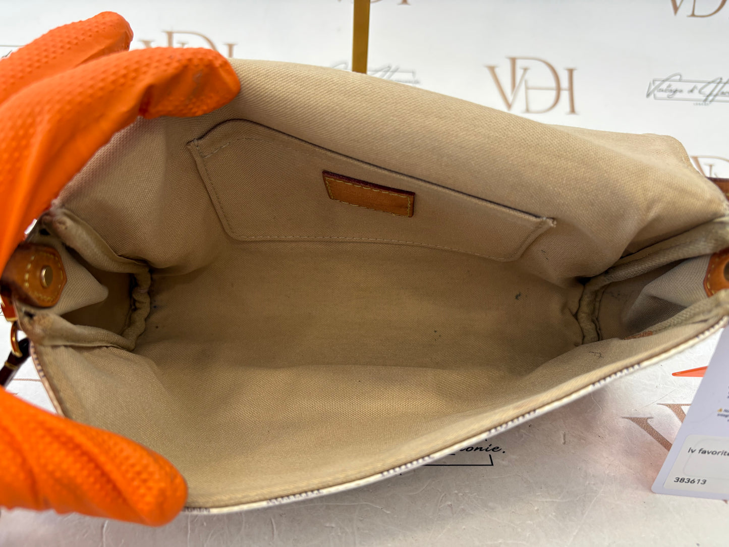 383613 - Louis Vuitton Favorite