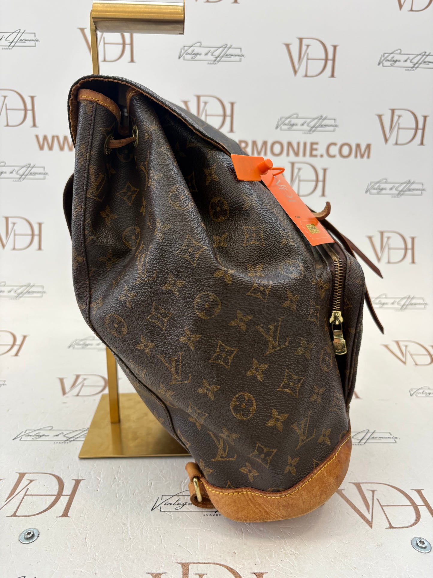 018121 - Louis Vuitton Montsouris GM