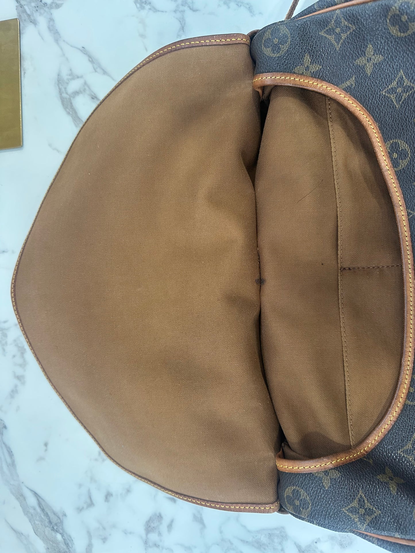 Louis Vuitton Saumur 35