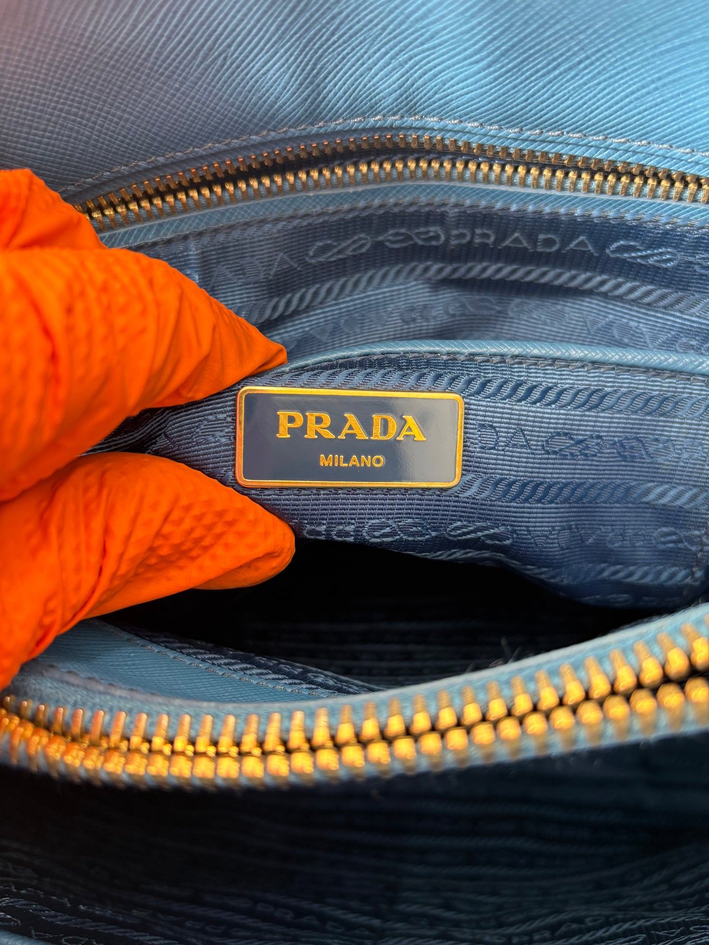 383516 - Prada Blue