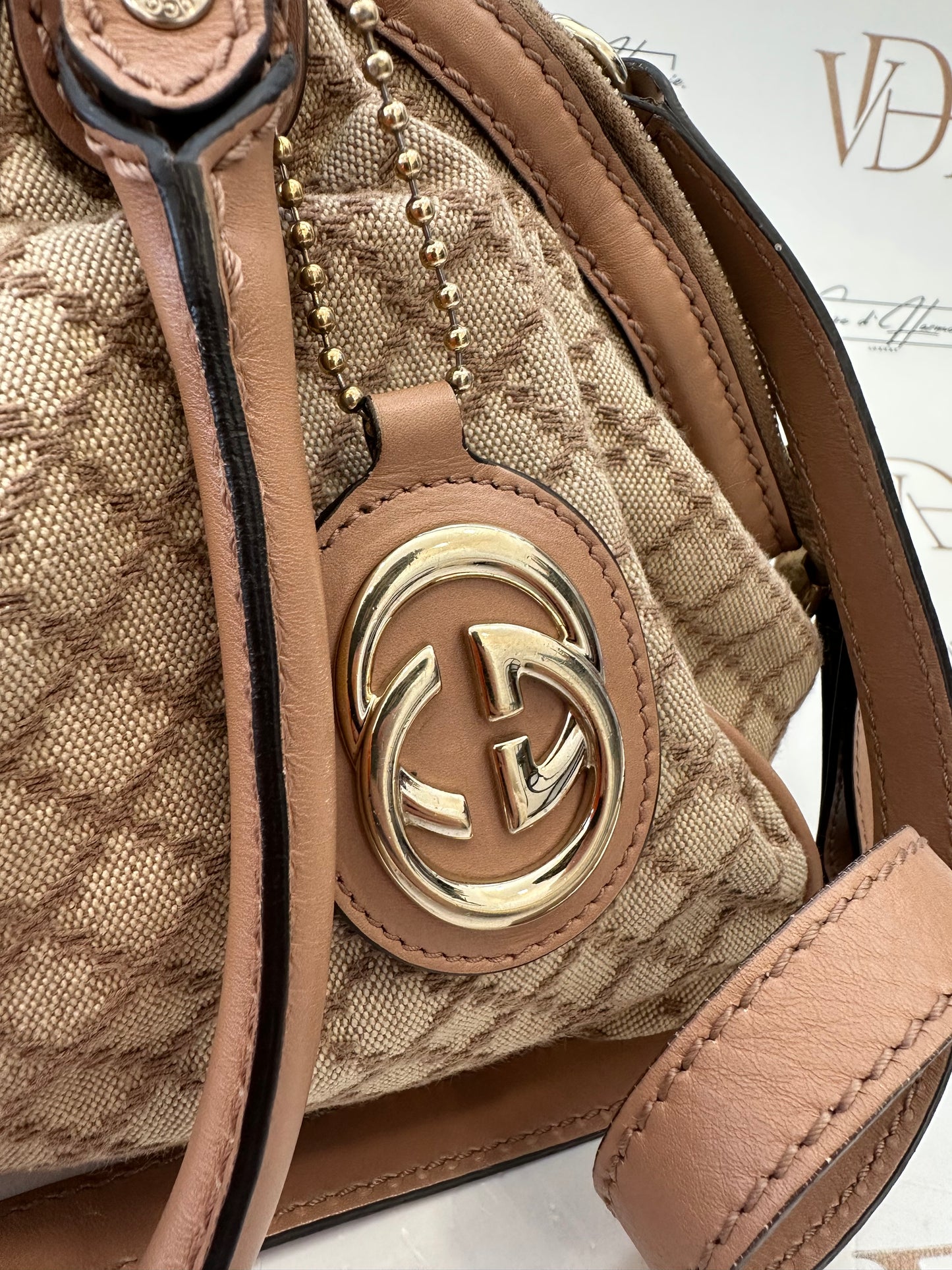 382532 - Gucci Sukey