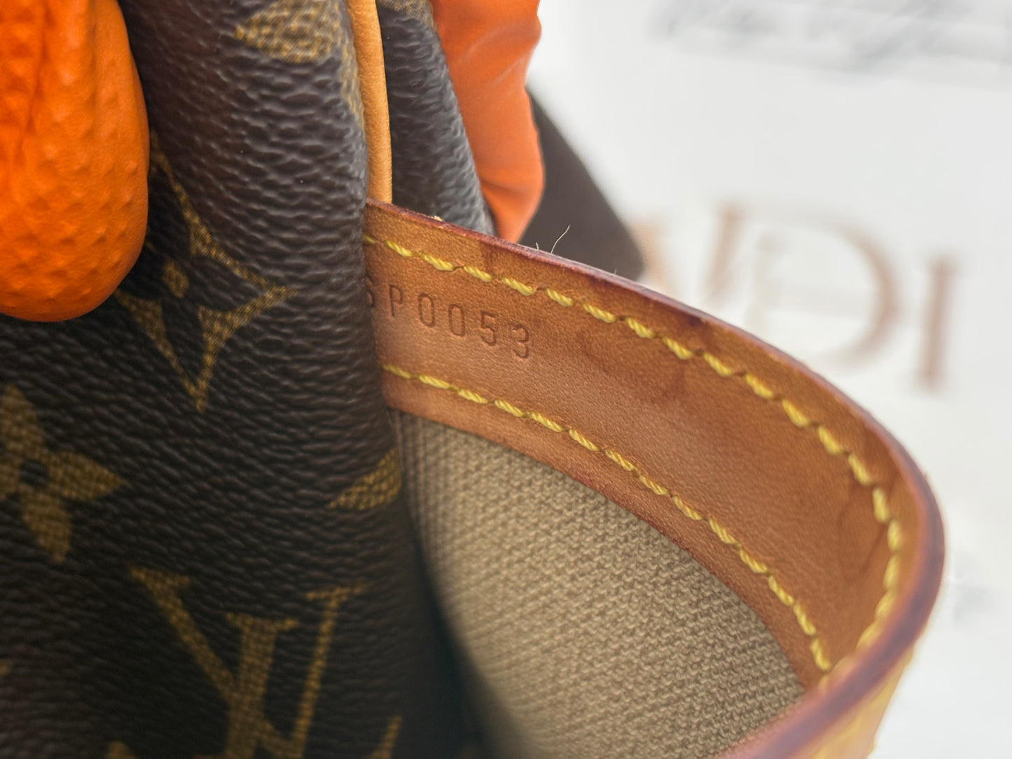 018226 - Louis Vuitton Reporter PM