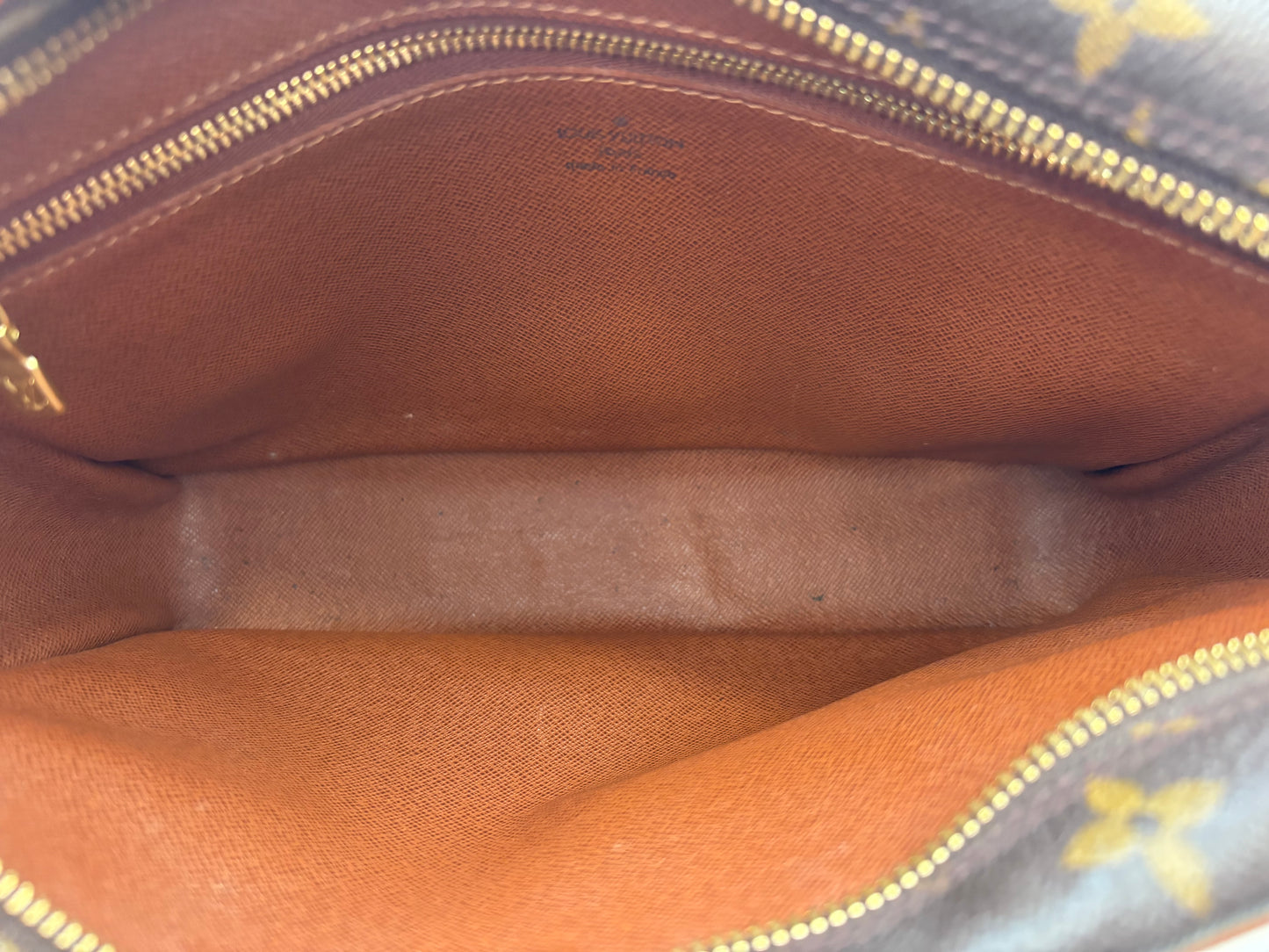 018991 - Louis Vuitton Trocadero 27