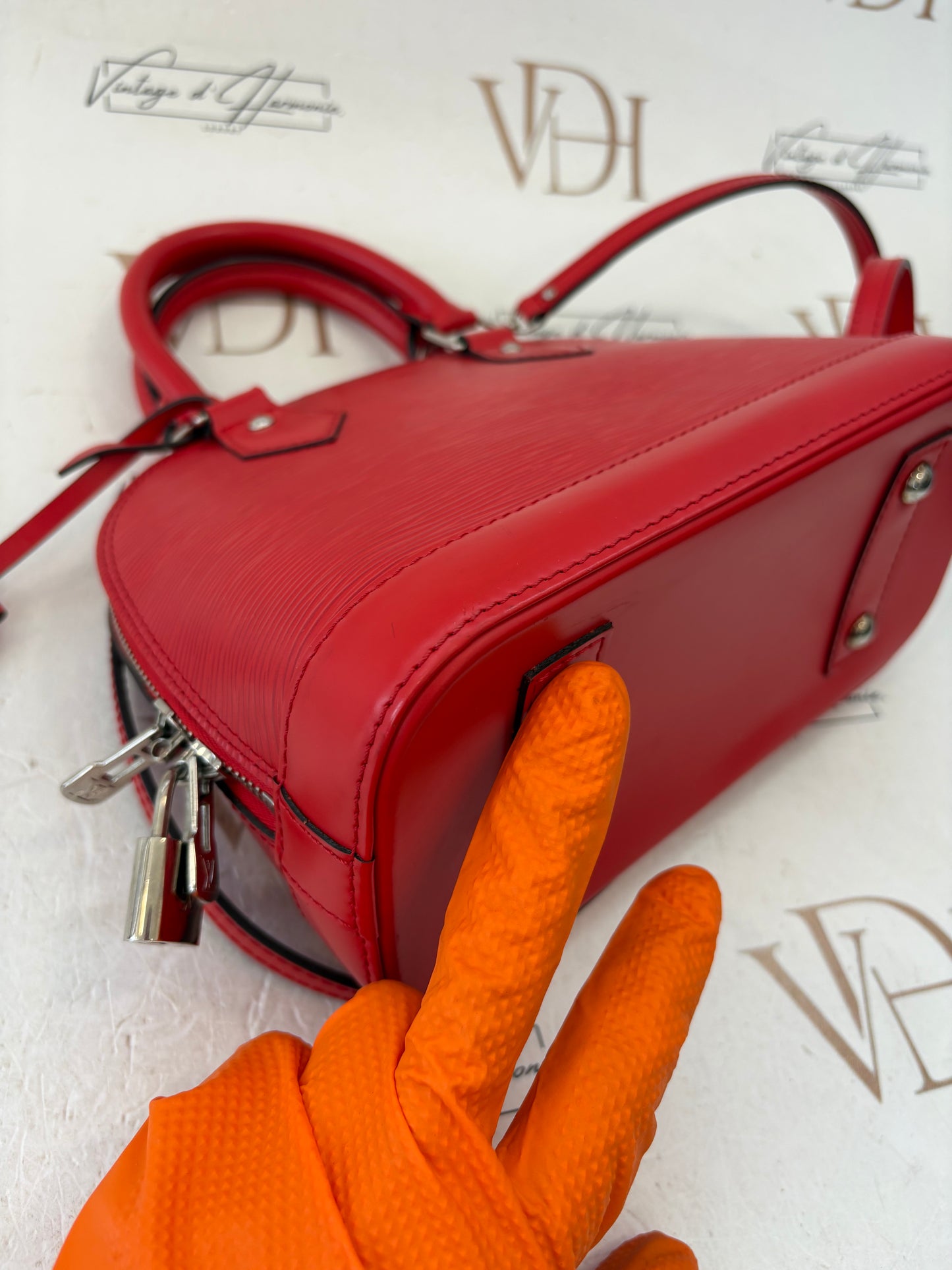 201180 - Louis Vuitton Alma BB