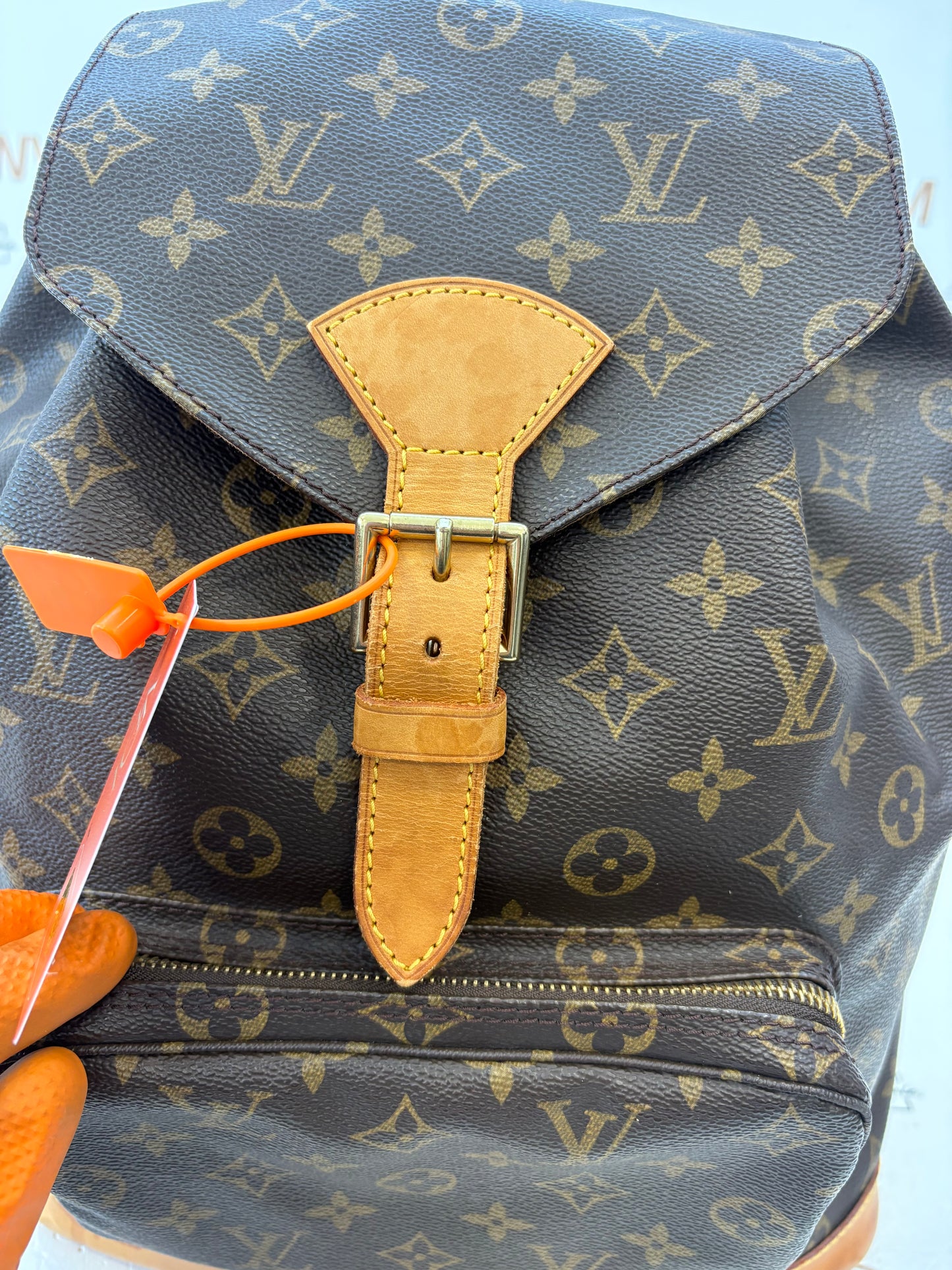 018620 - Louis Vuitton Montsouris GM