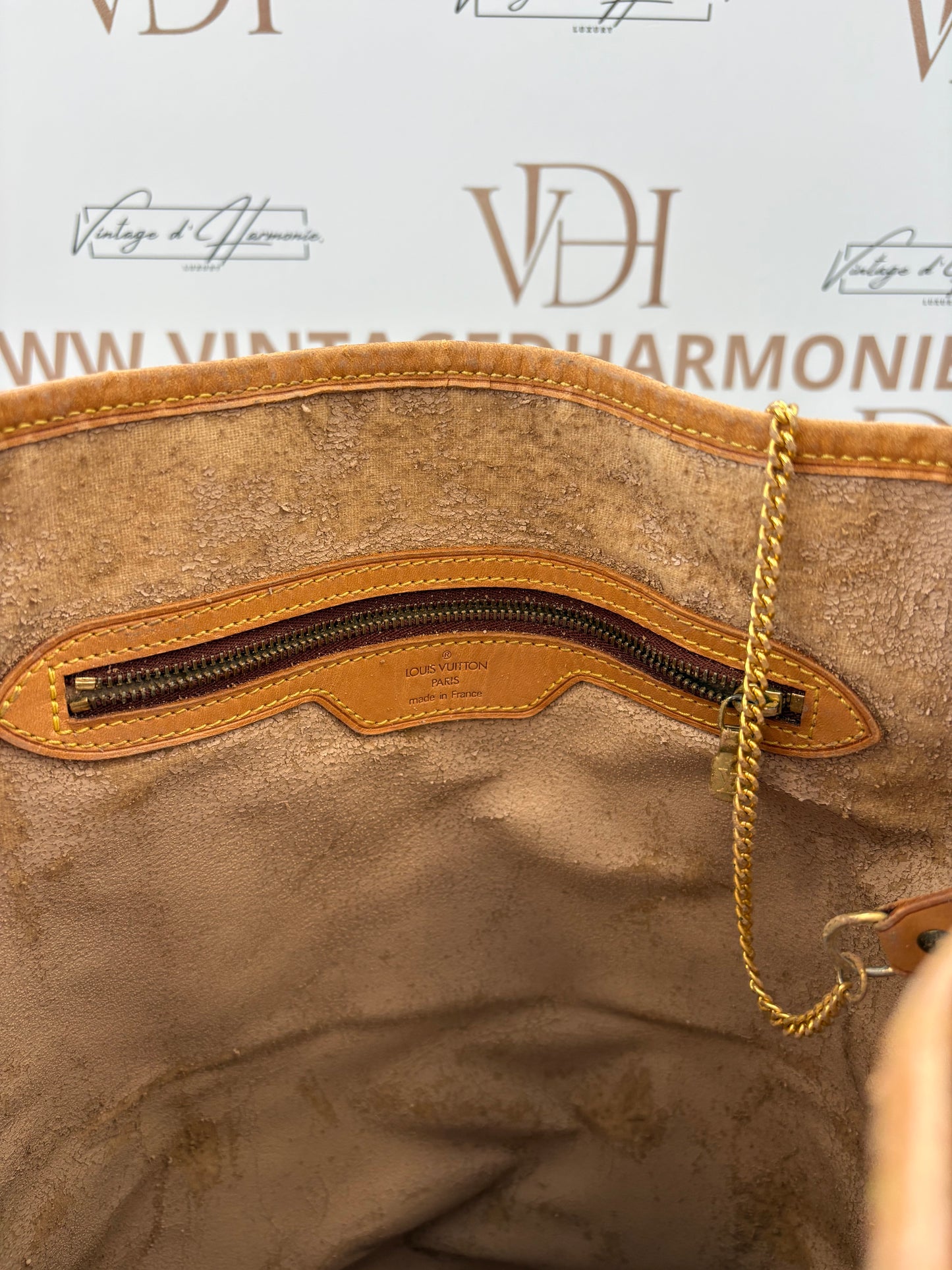 018332  - Louis Vuitton Bucket GM