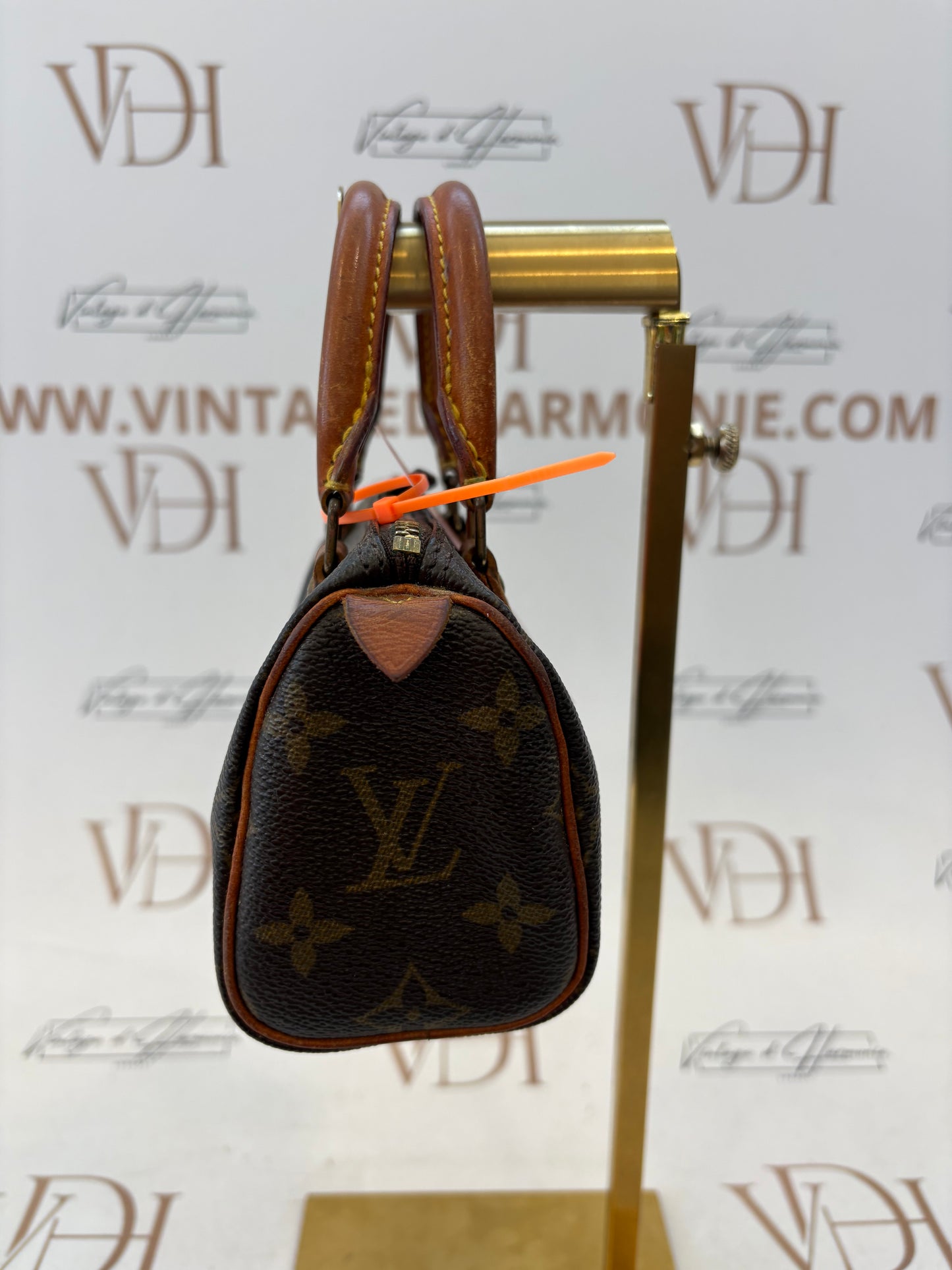018358 - Louis Vuitton Speedy Nano