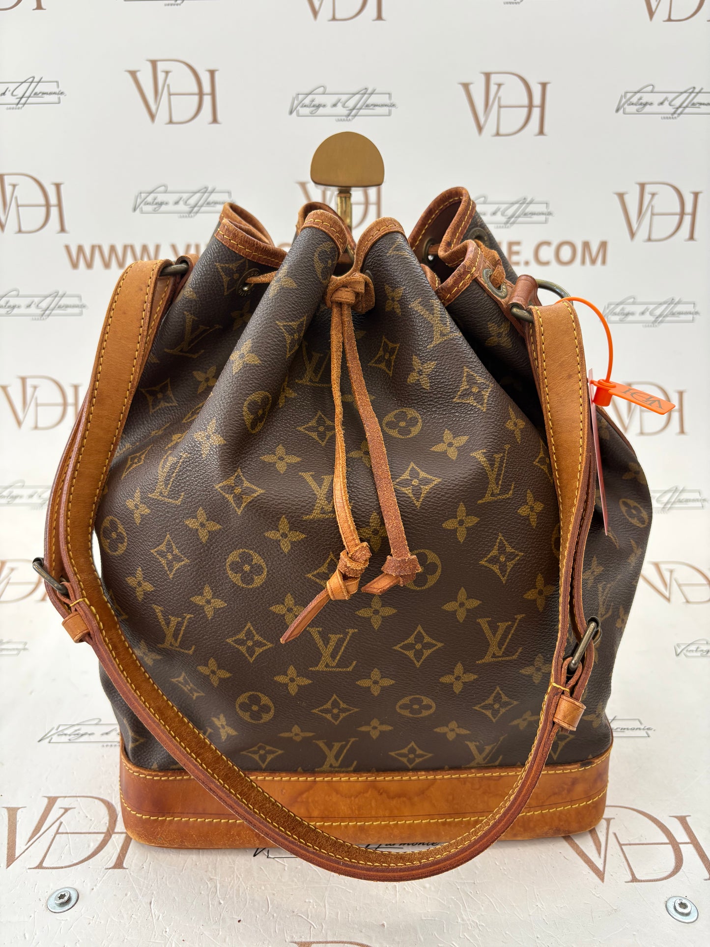 018290 - Louis Vuitton Noé