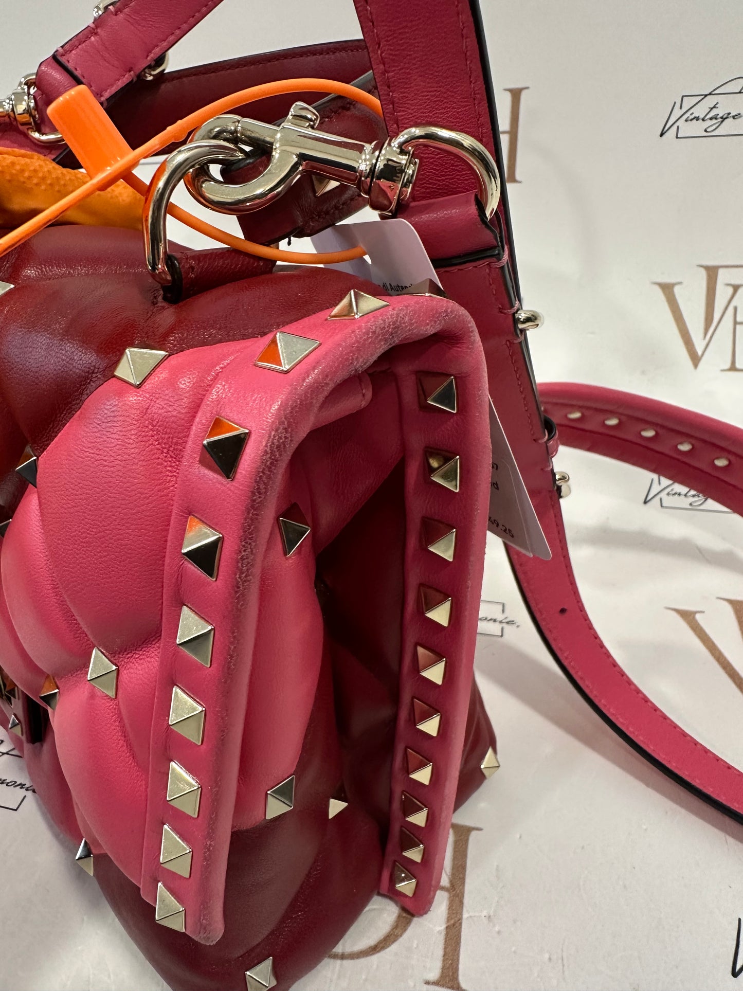 382940 - Valentino Candystud