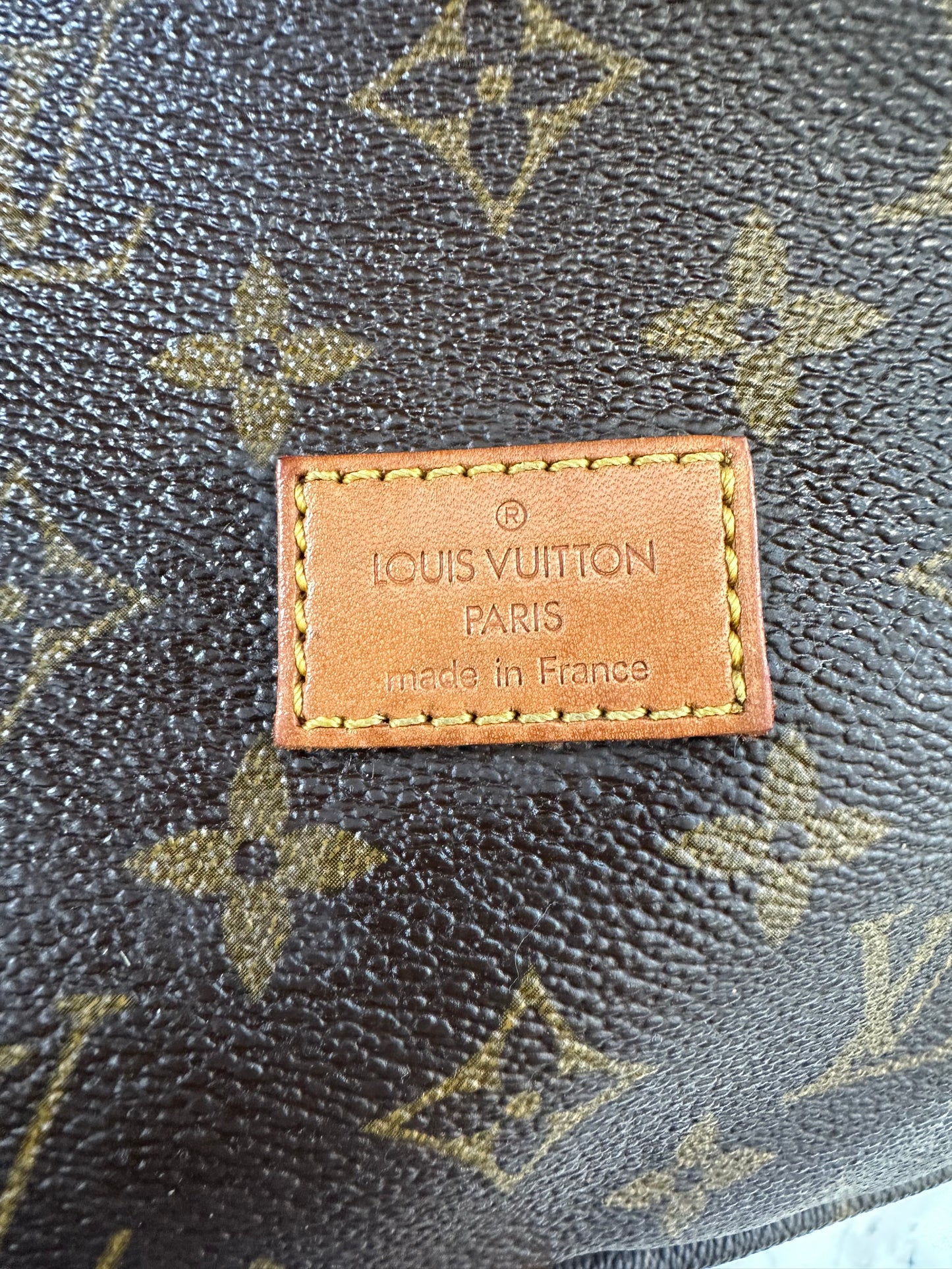 Louis Vuitton Saumur 30