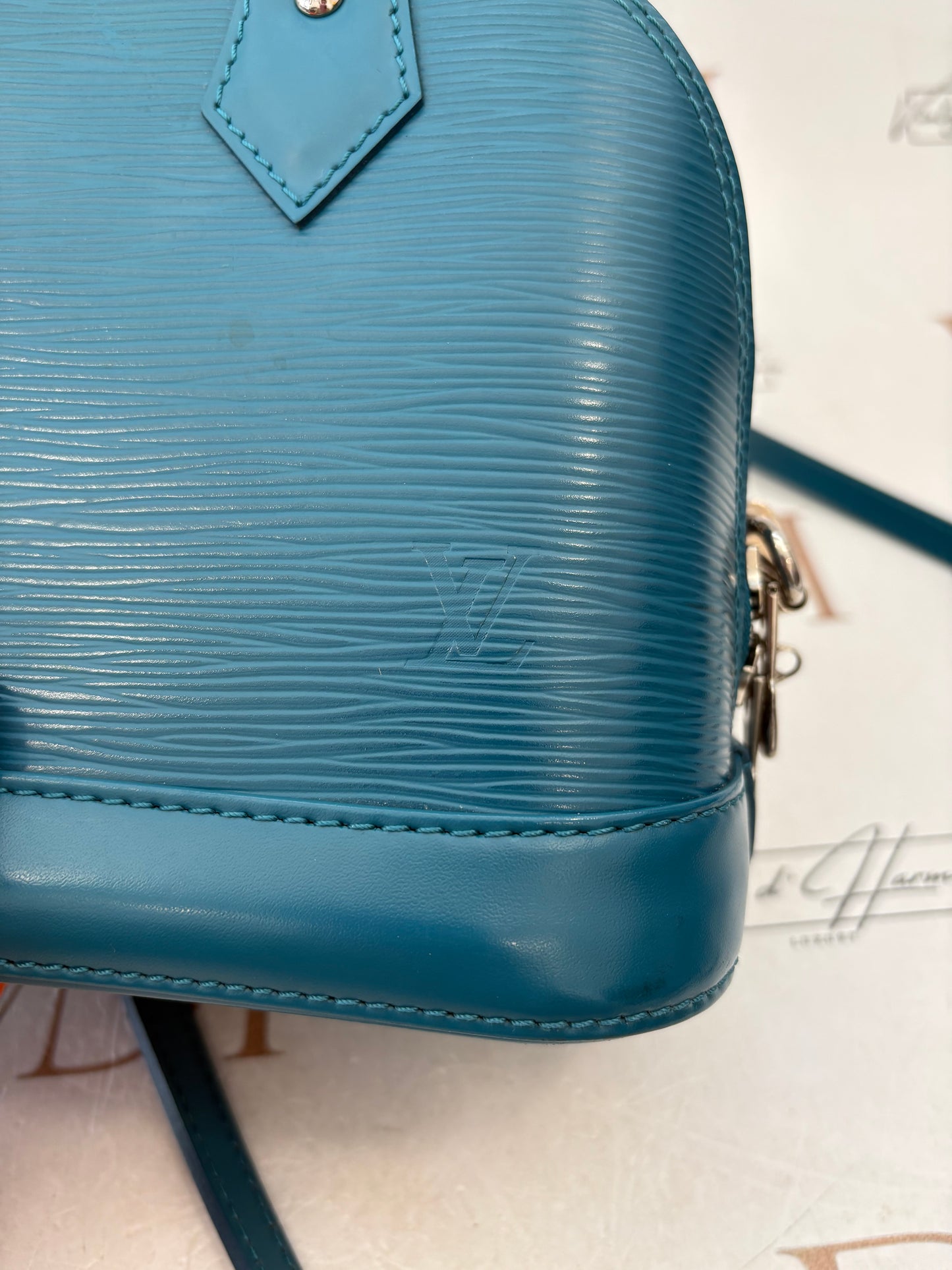 383505 - Louis Vuitton Alma BB Epi Blue