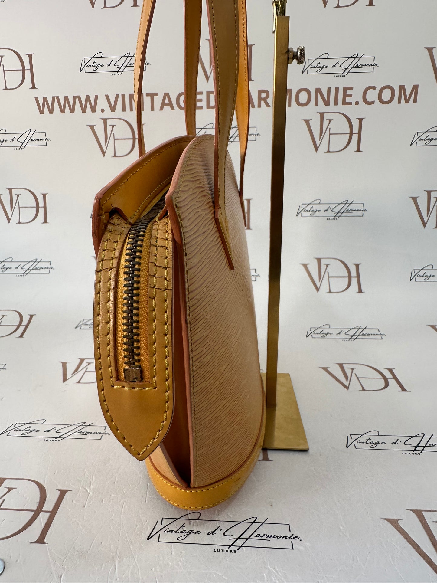 016875 - Louis Vuitton Epi Saint Jacques