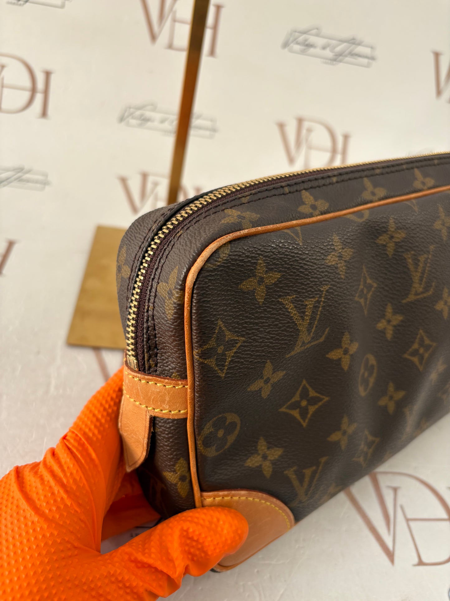 018939 - Louis Vuitton Dragonne GM