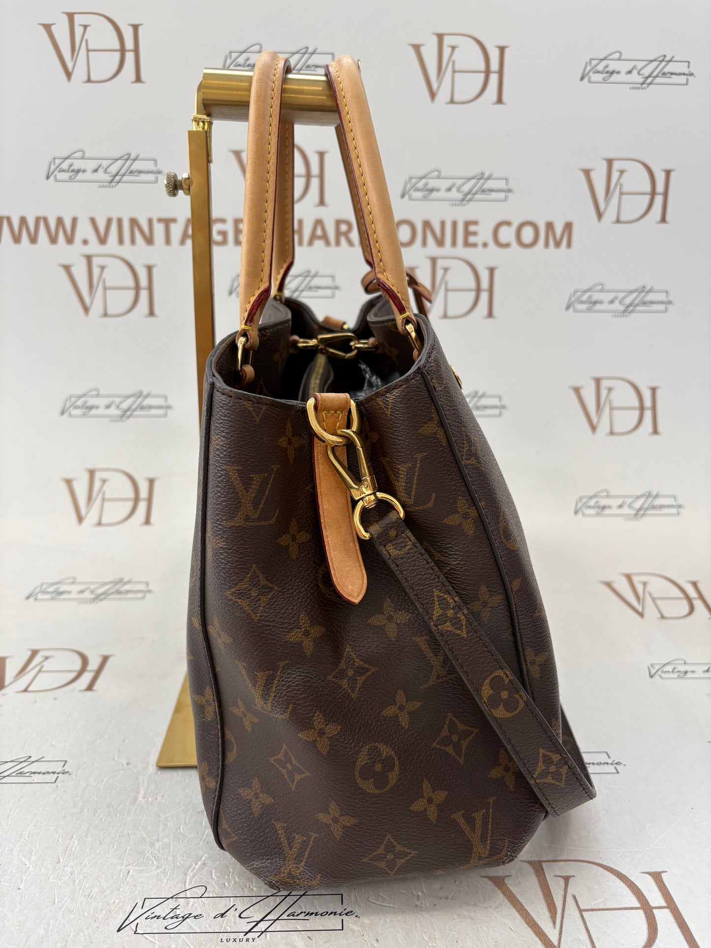 018367 - Louis Vuitton Montaigne MM