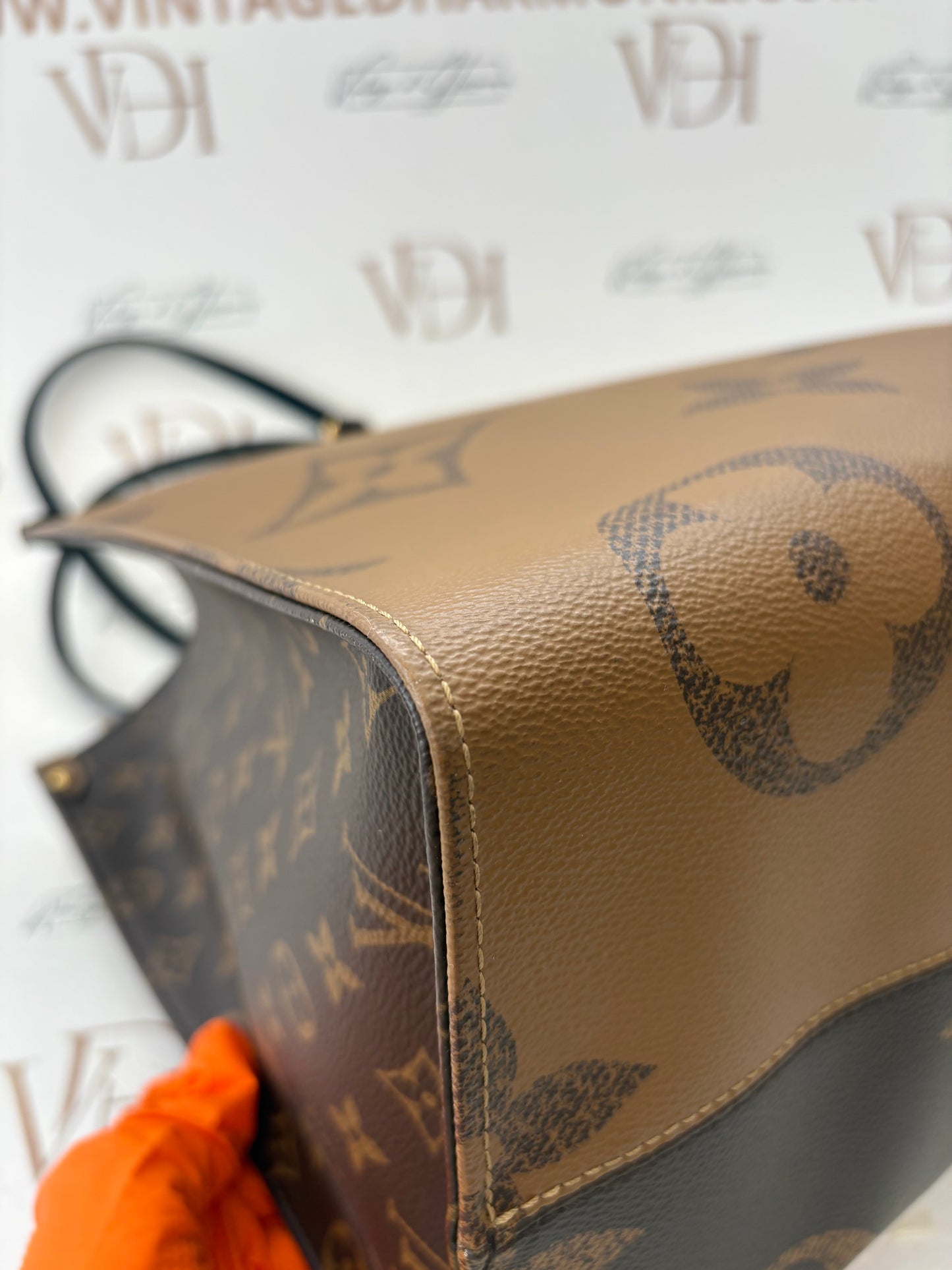 384259 - LV onthego